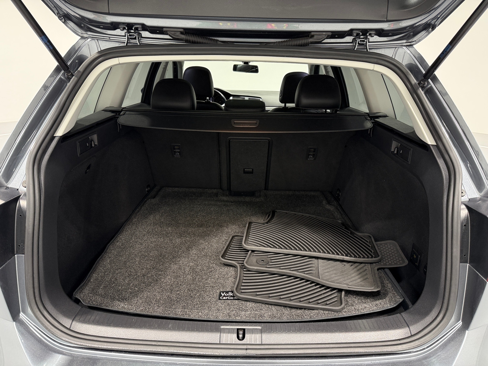 Thumbnail: 2017 Volkswagen Golf - 6