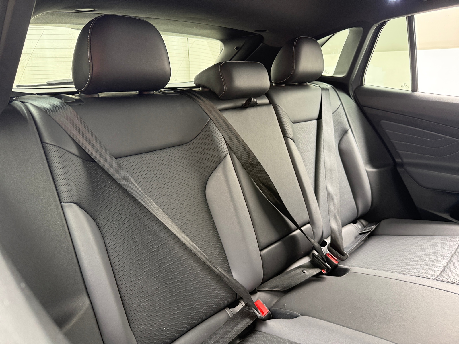 Thumbnail: 2023 Volkswagen ID.4 - 5