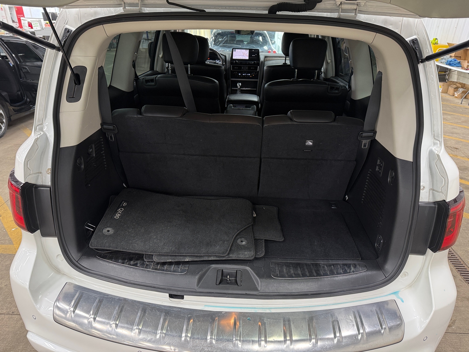 Thumbnail: 2022 INFINITI QX80 - 6