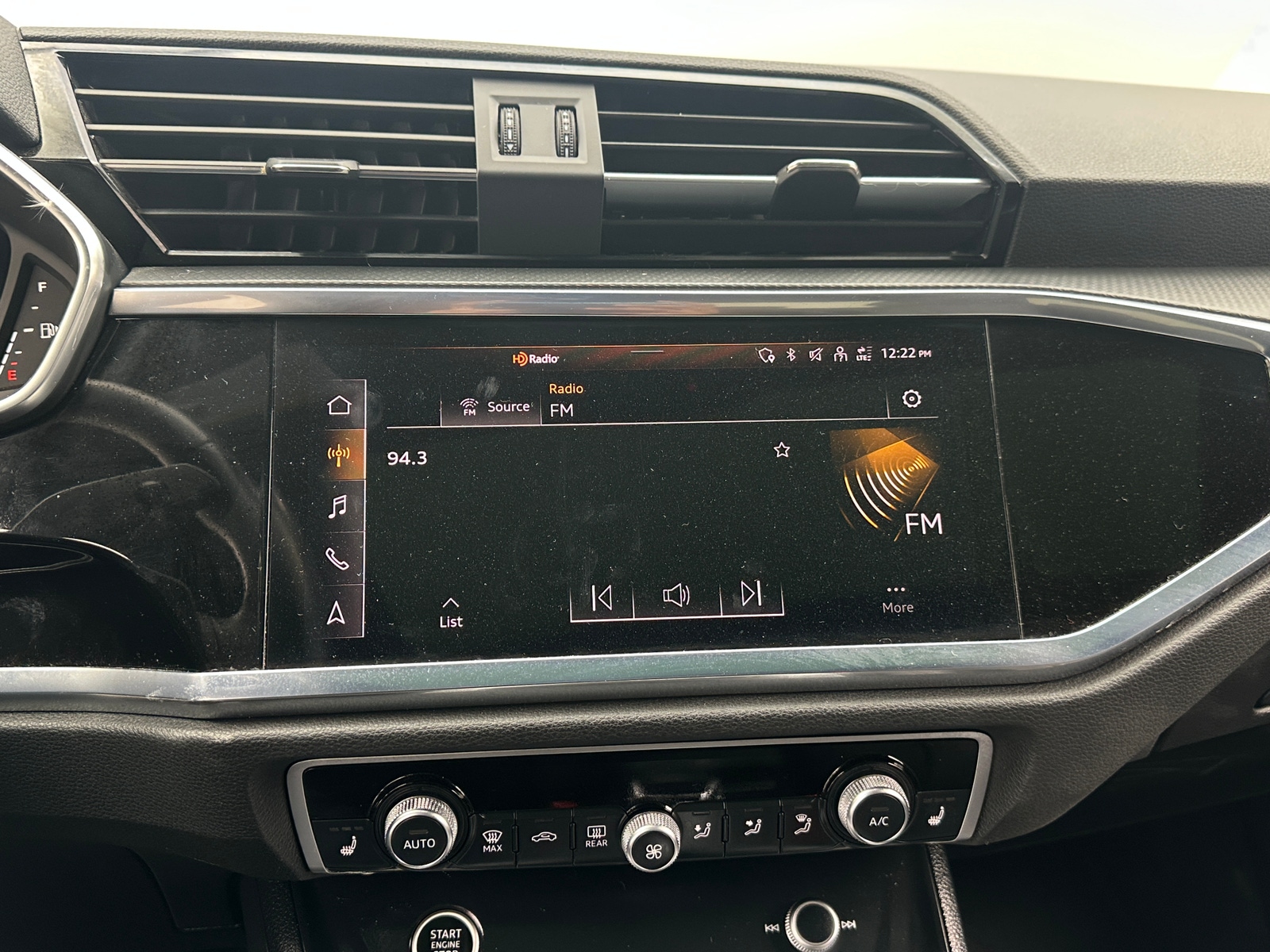 Thumbnail: 2022 Audi Q3 - 3