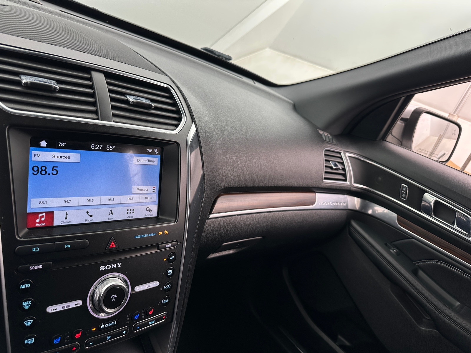 Thumbnail: 2019 Ford Explorer - 3