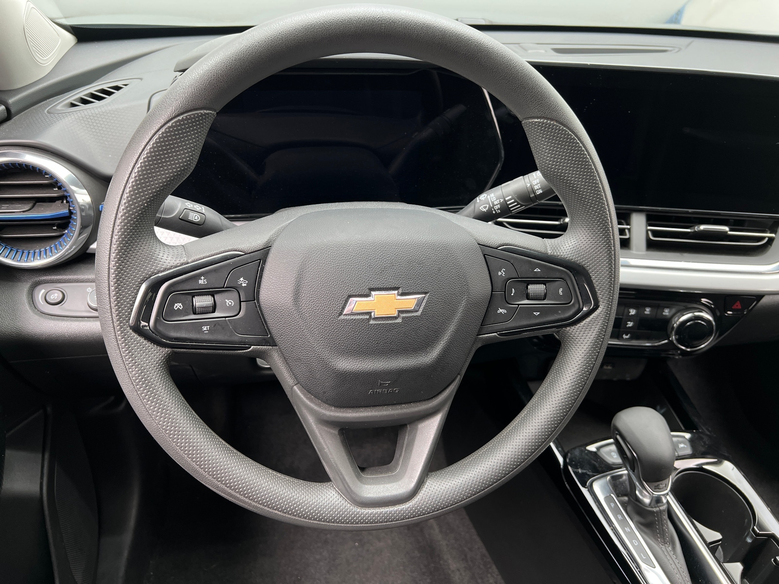 Thumbnail: 2025 Chevrolet Trax - 5