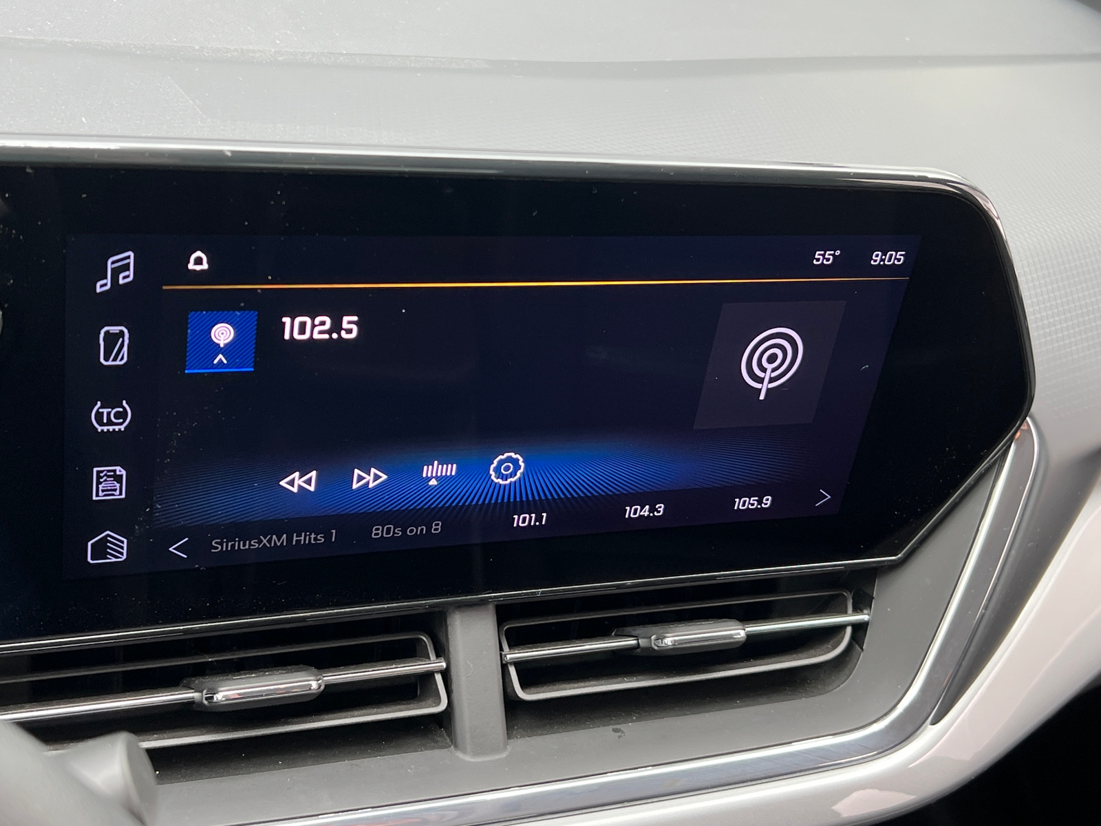 Thumbnail: 2025 Chevrolet Trax - 4