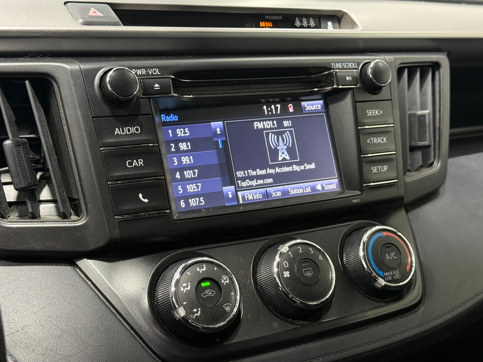 Thumbnail: 2018 Toyota RAV4 - 4