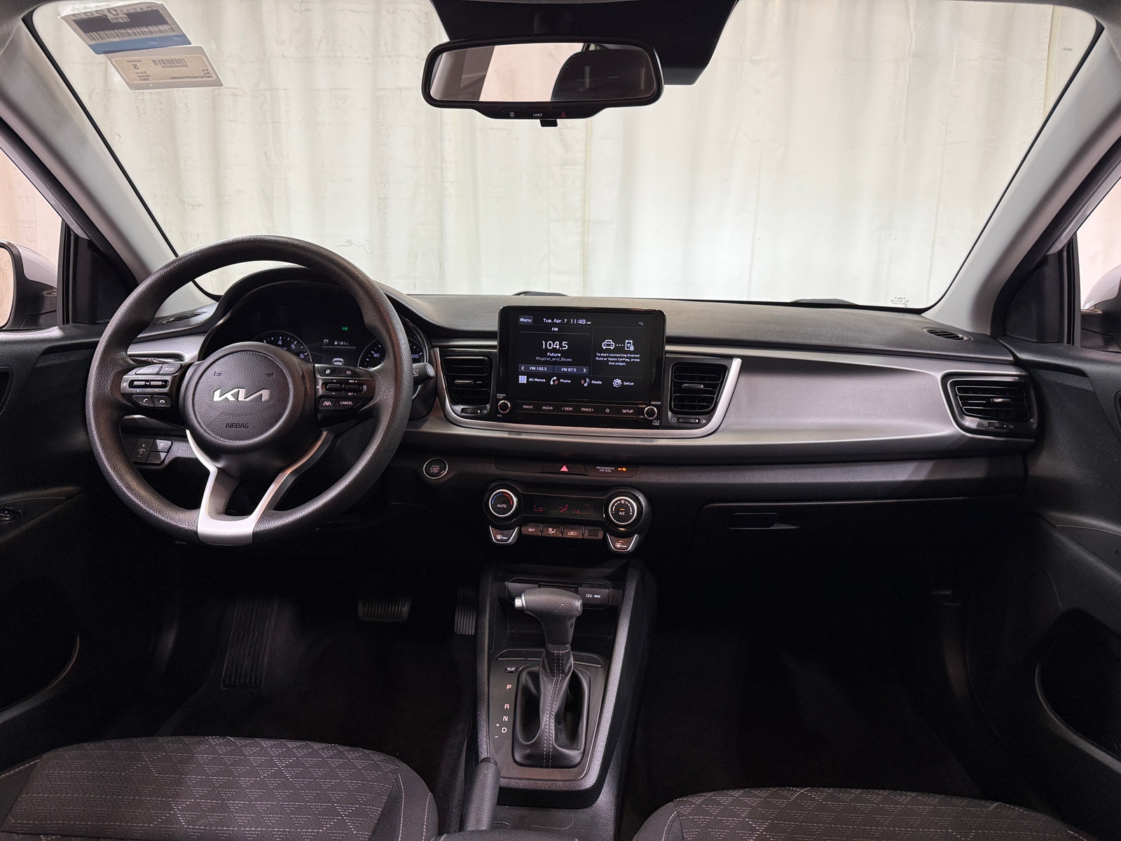 Thumbnail: 2023 Kia Rio - 3