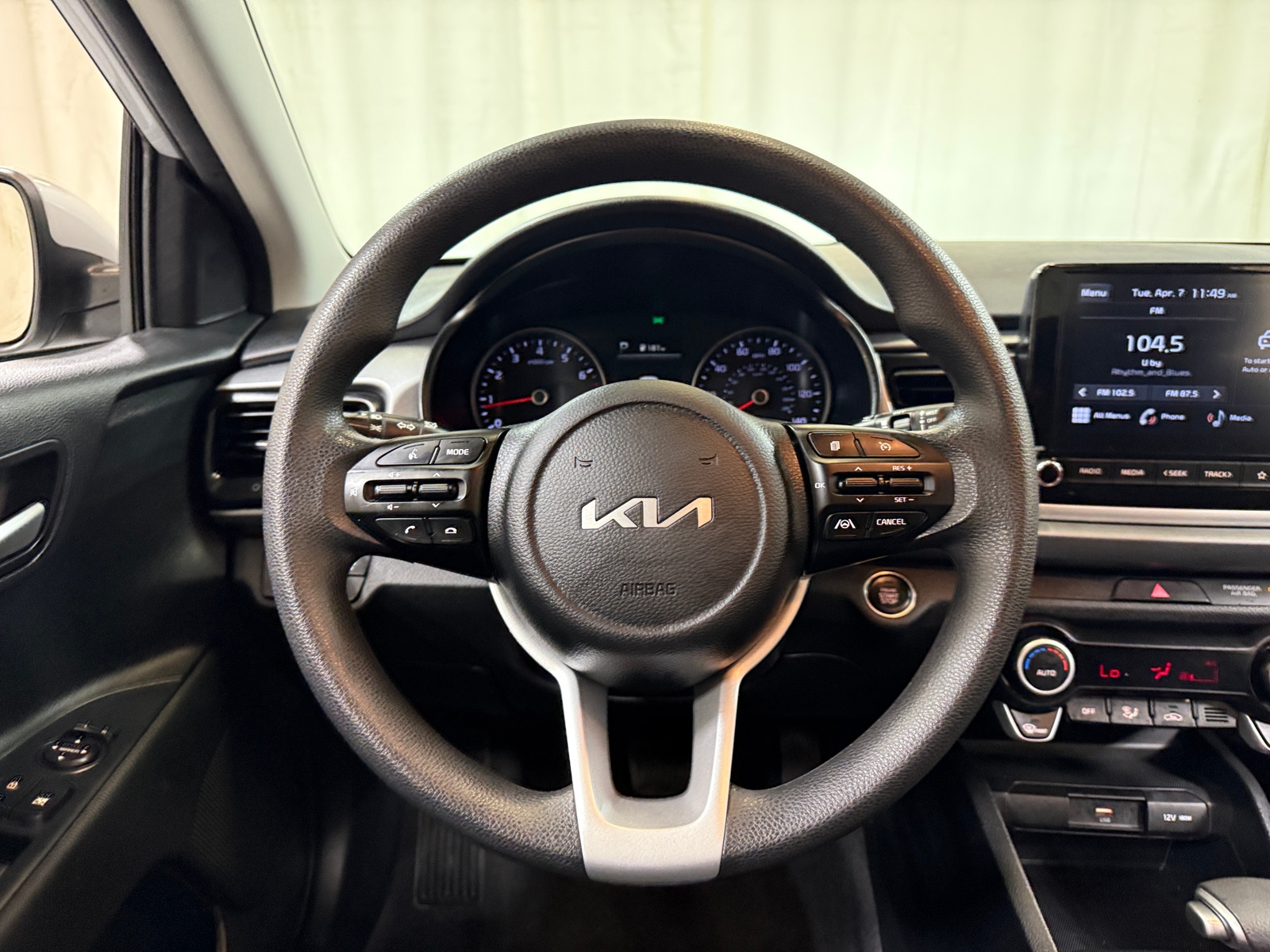 Thumbnail: 2023 Kia Rio - 5