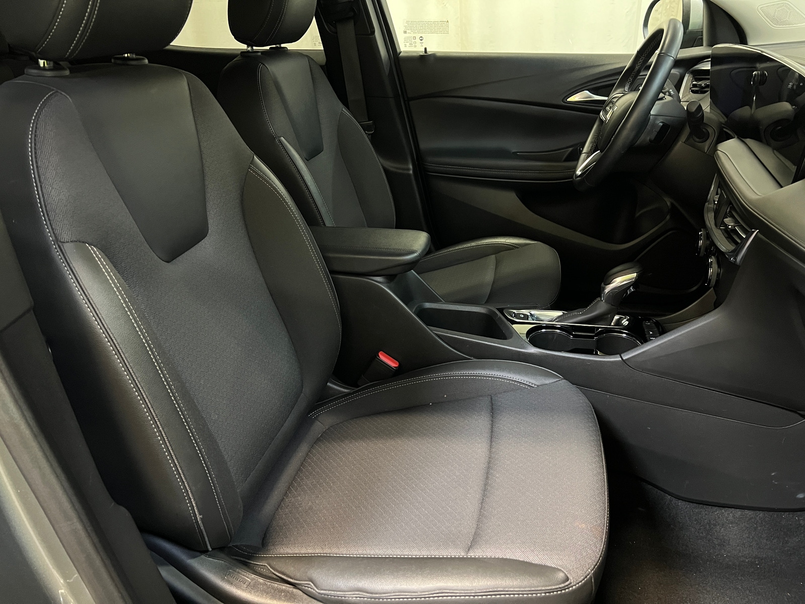 Thumbnail: 2025 Buick Encore GX - 2