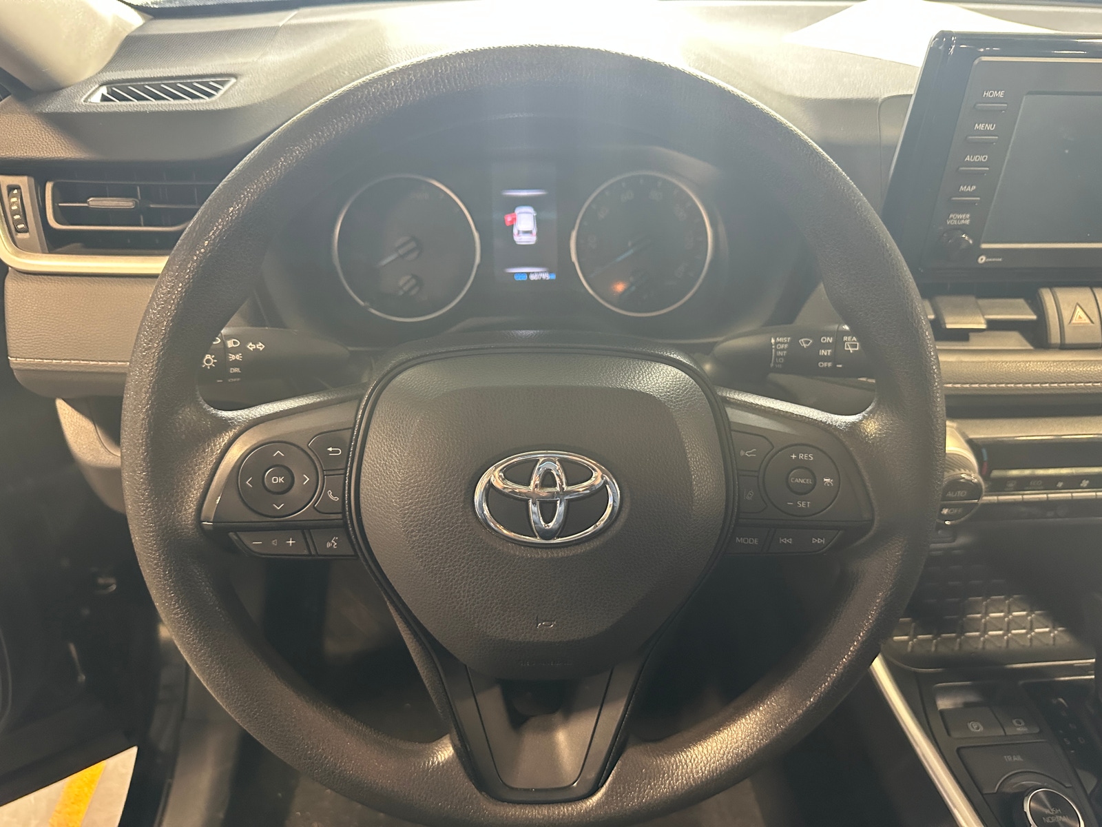 Thumbnail: 2021 Toyota RAV4 - 5