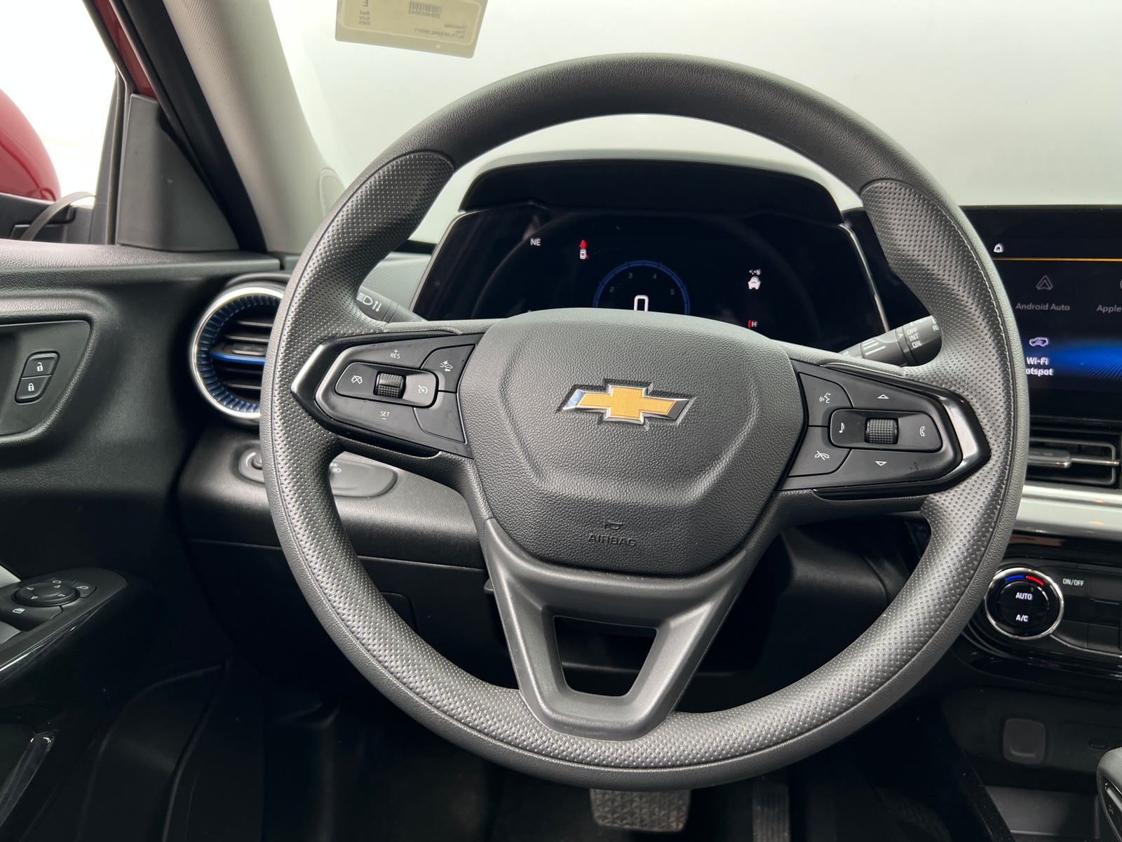 Thumbnail: 2025 Chevrolet Trax - 5