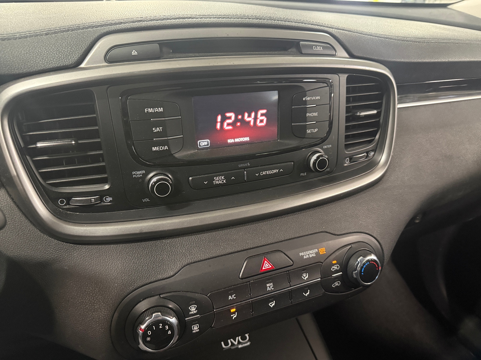 Thumbnail: 2016 Kia Sorento - 4