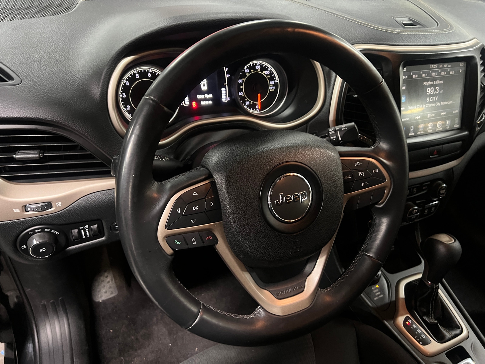 Thumbnail: 2016 Jeep Cherokee - 5