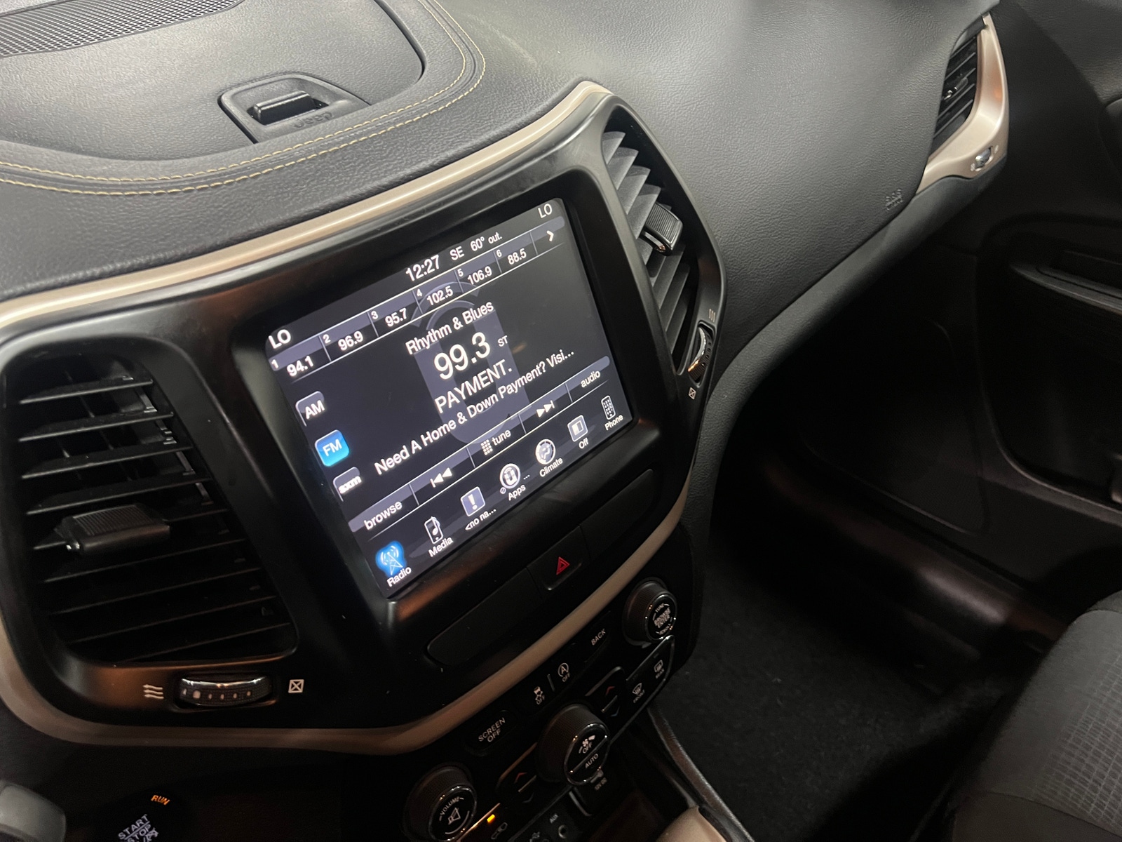 Thumbnail: 2016 Jeep Cherokee - 4