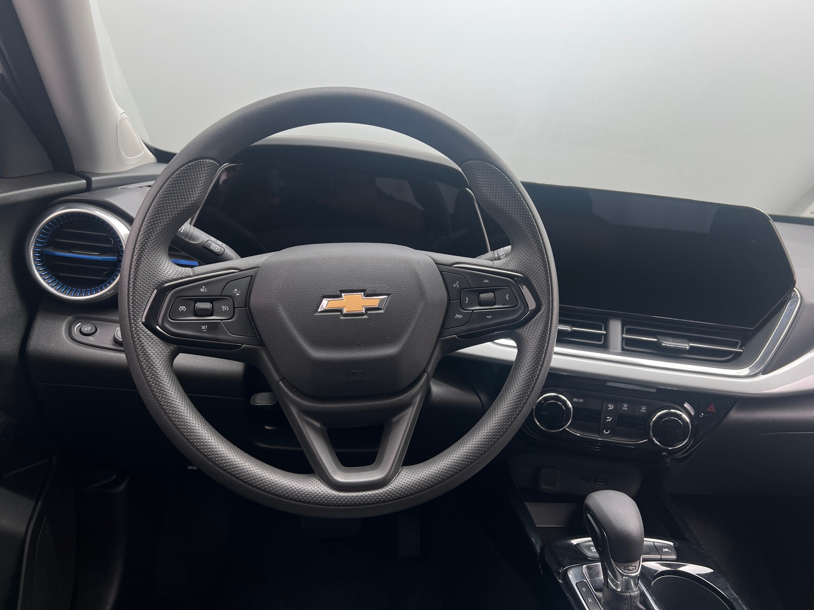 Thumbnail: 2025 Chevrolet Trax - 5