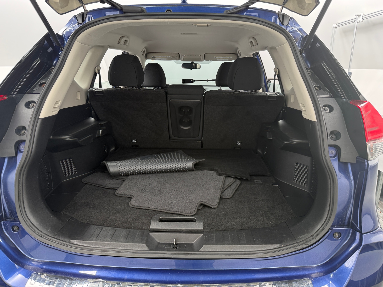 Thumbnail: 2017 Nissan Rogue - 7