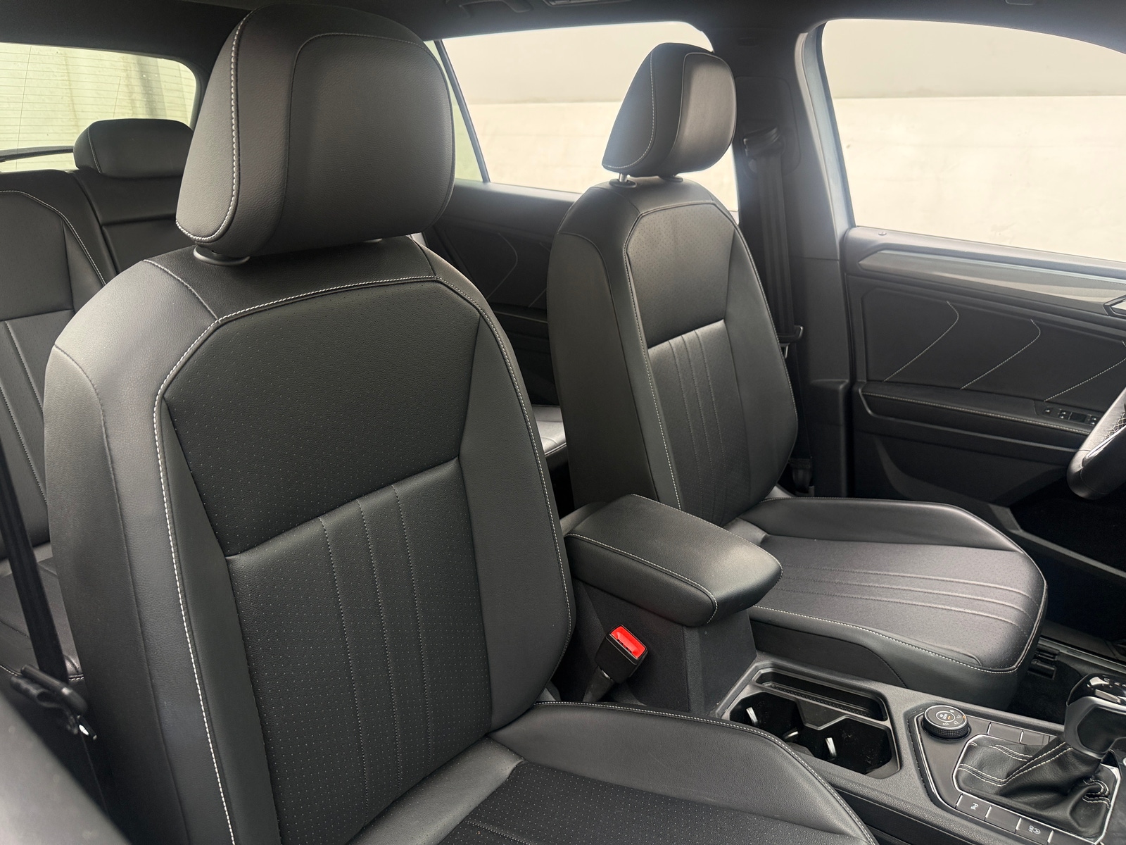 Thumbnail: 2023 Volkswagen Tiguan - 5