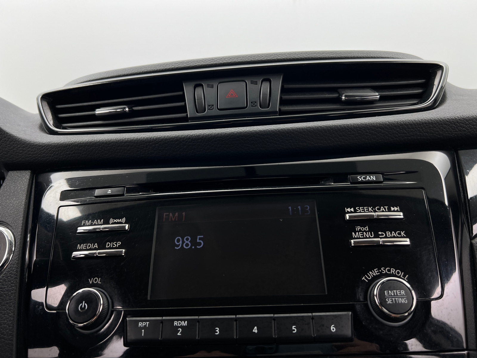 Thumbnail: 2018 Nissan Rogue Sport - 4