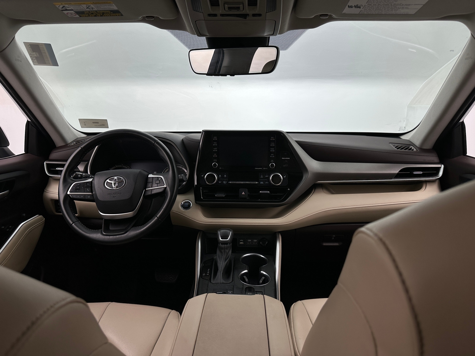 Thumbnail: 2022 Toyota Highlander - 2