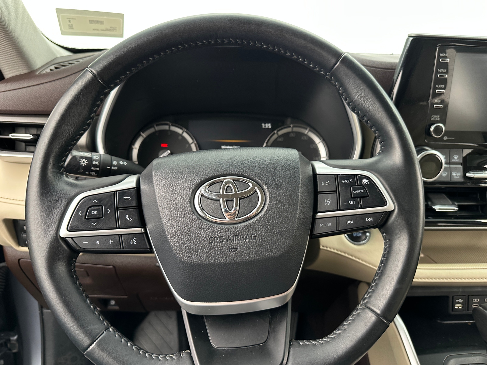 Thumbnail: 2022 Toyota Highlander - 4