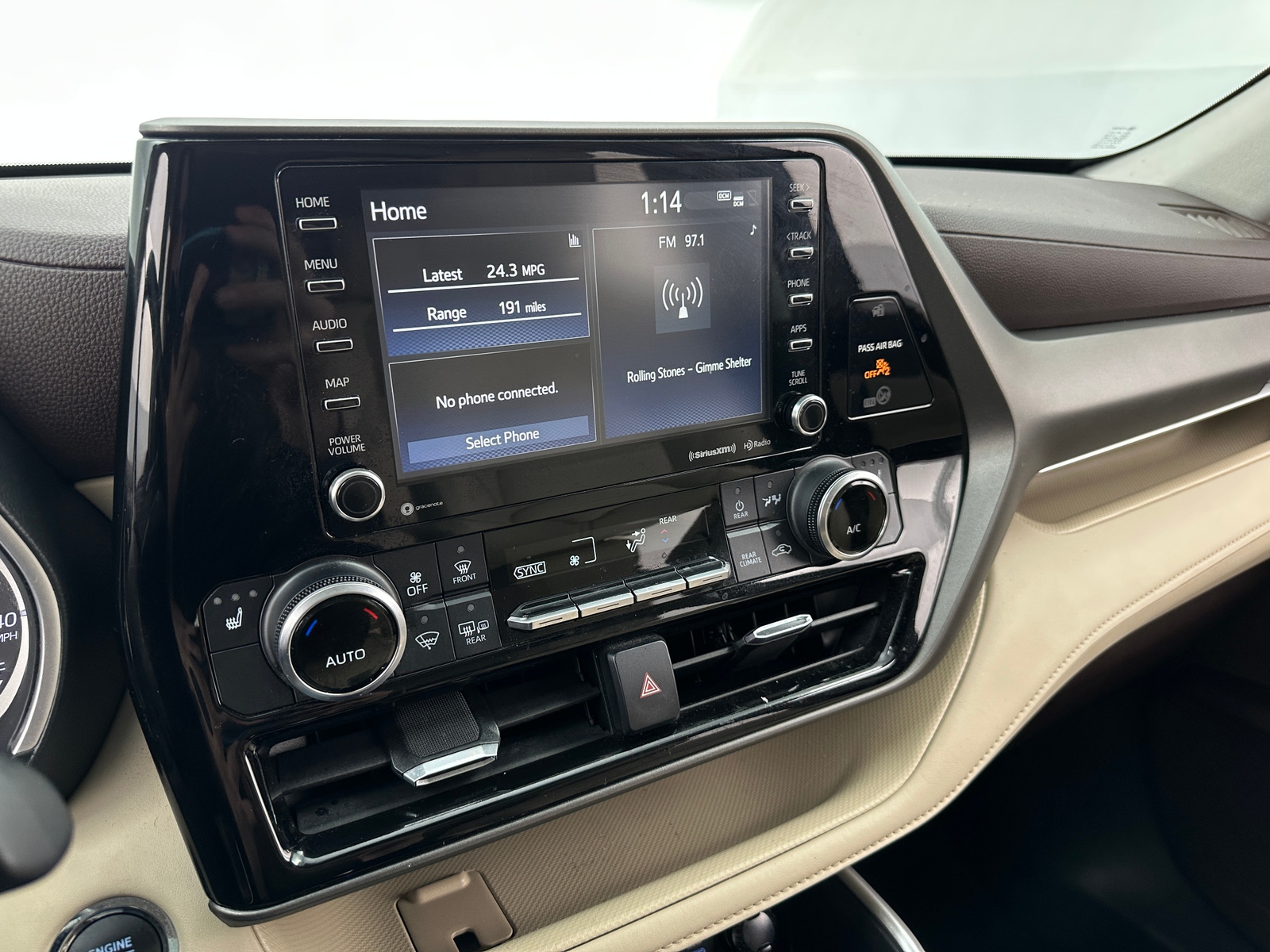 Thumbnail: 2022 Toyota Highlander - 3