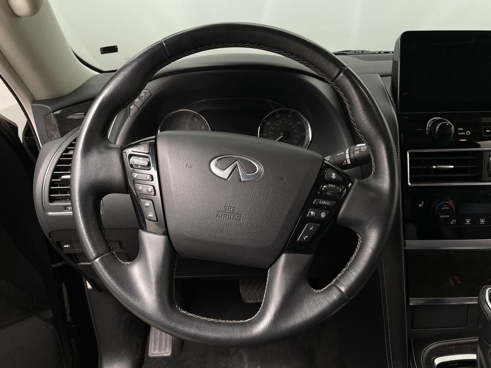 Thumbnail: 2023 INFINITI QX80 - 4