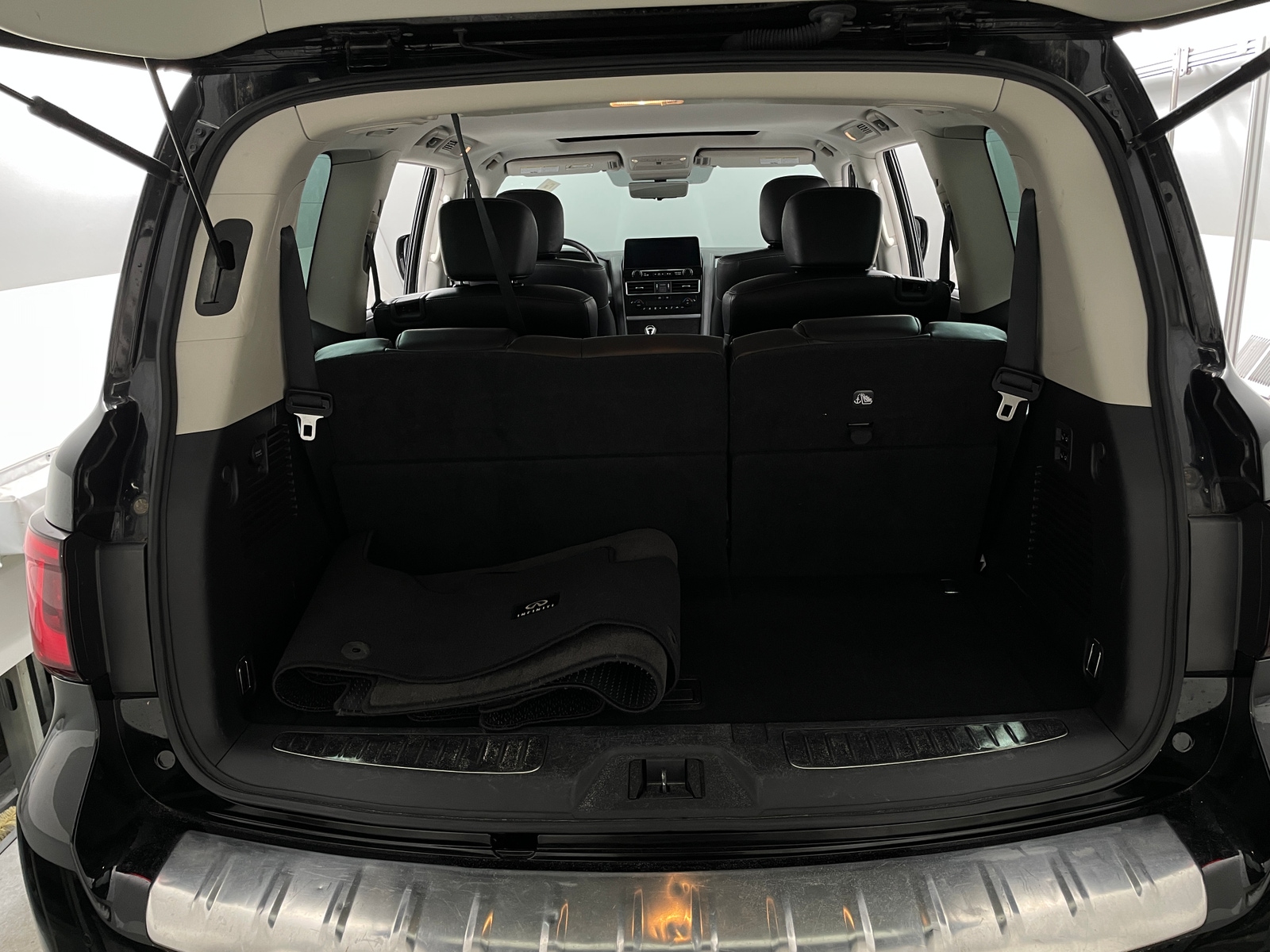 Thumbnail: 2023 INFINITI QX80 - 6