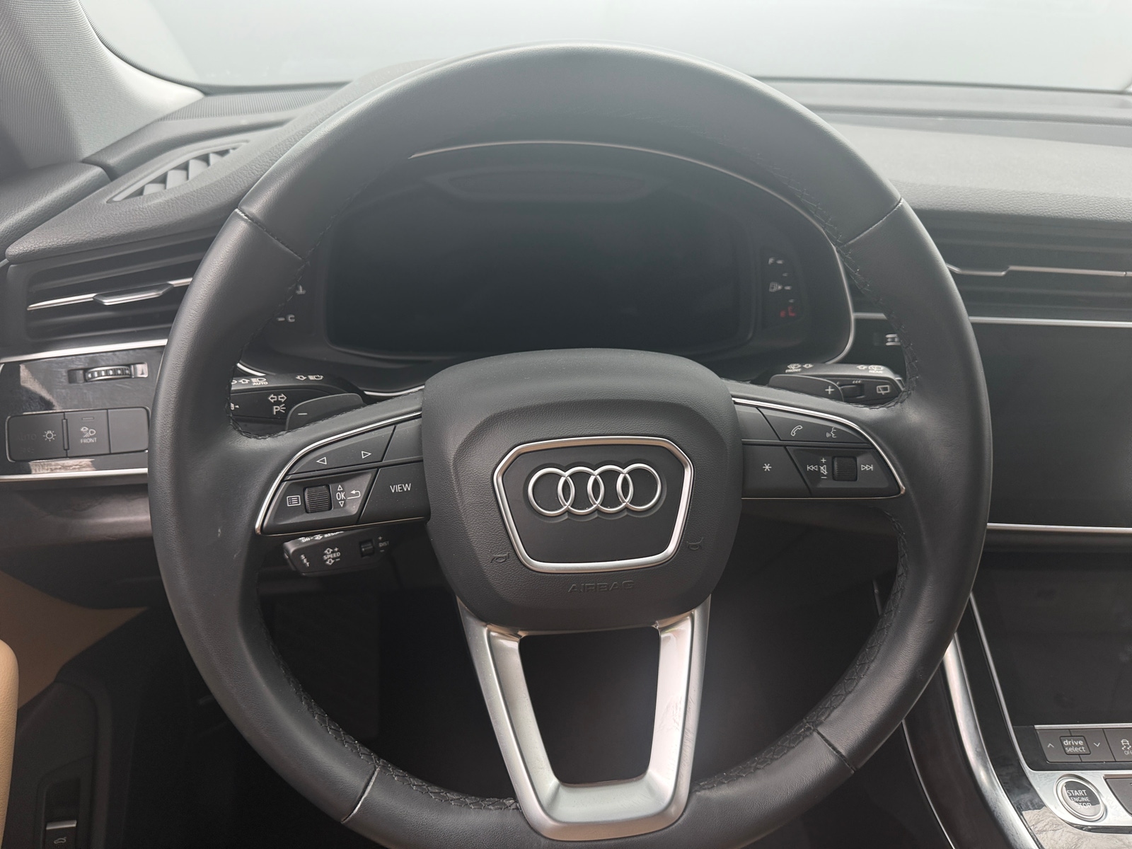 Thumbnail: 2022 Audi Q8 - 4