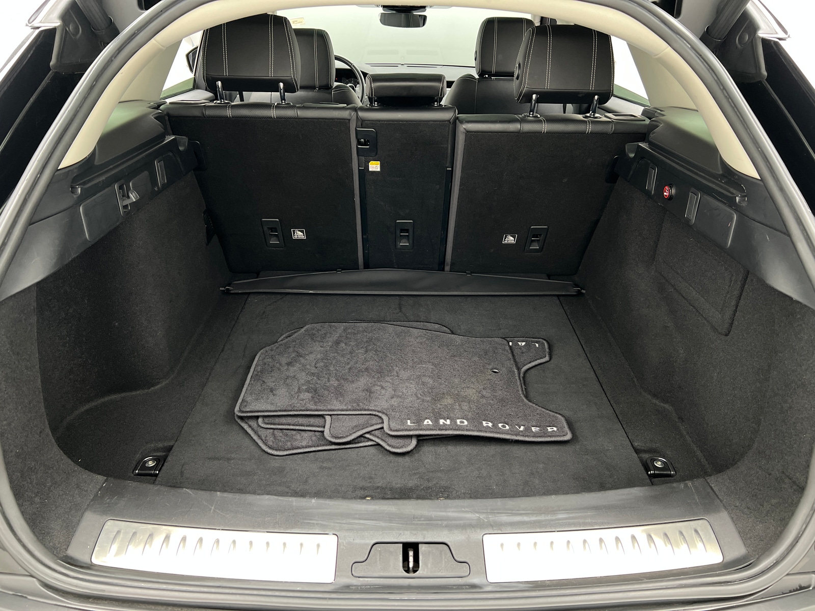 Thumbnail: 2019 Land Rover Range Rover Velar - 6