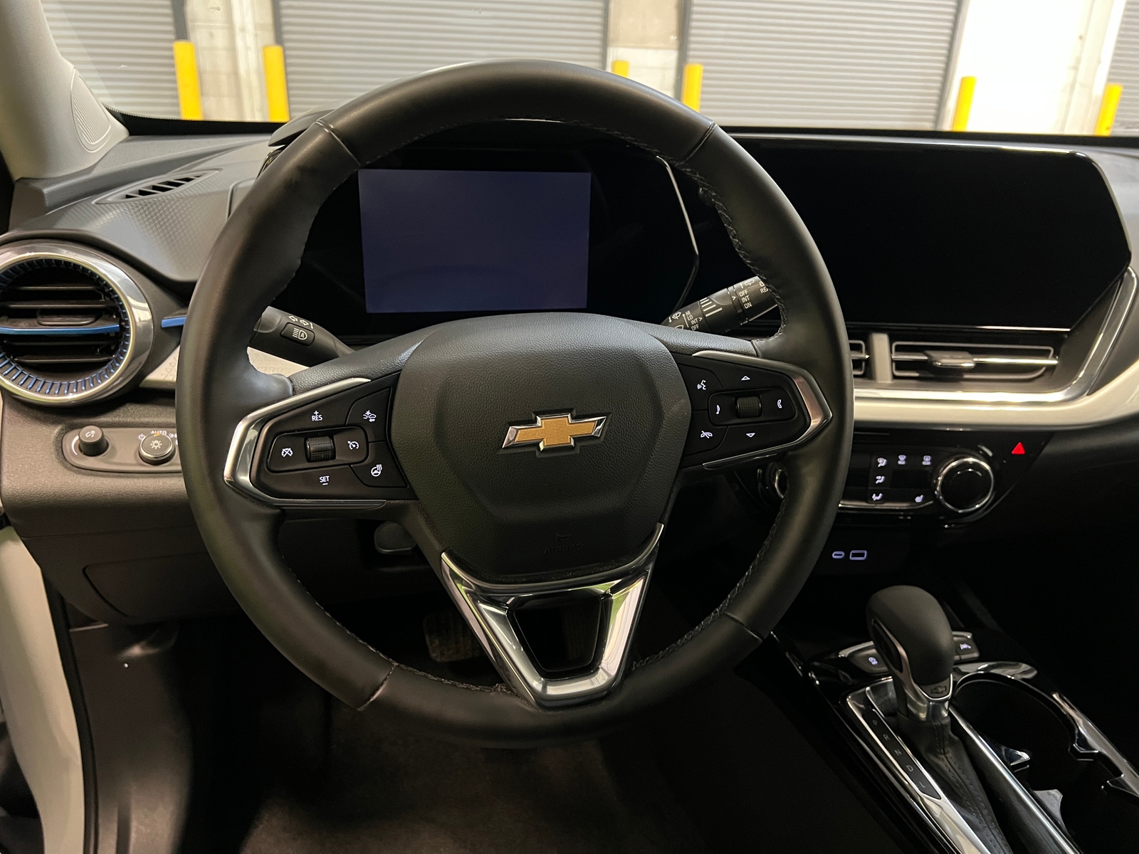 Thumbnail: 2025 Chevrolet Trax - 5