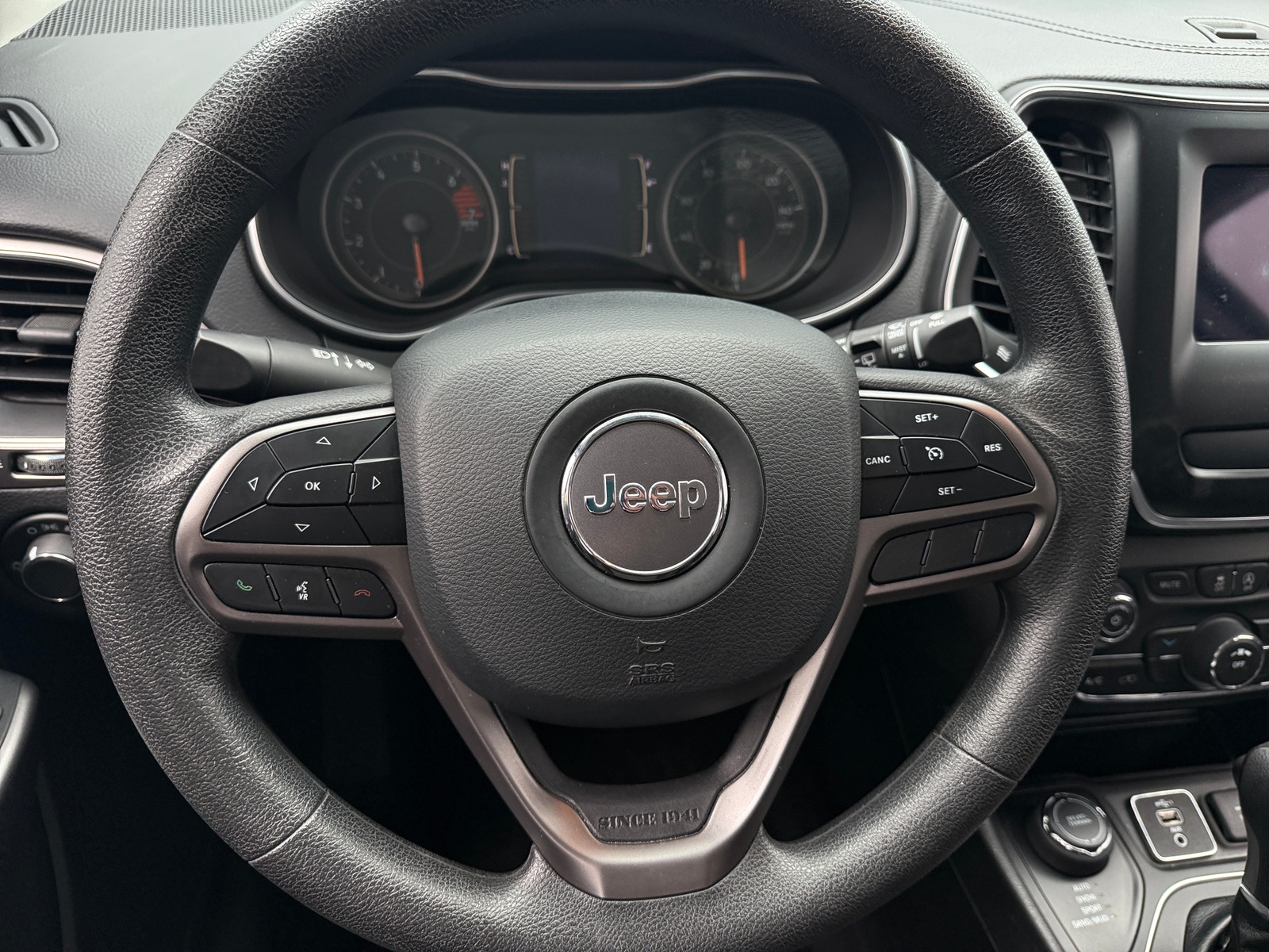 Thumbnail: 2021 Jeep Cherokee - 5
