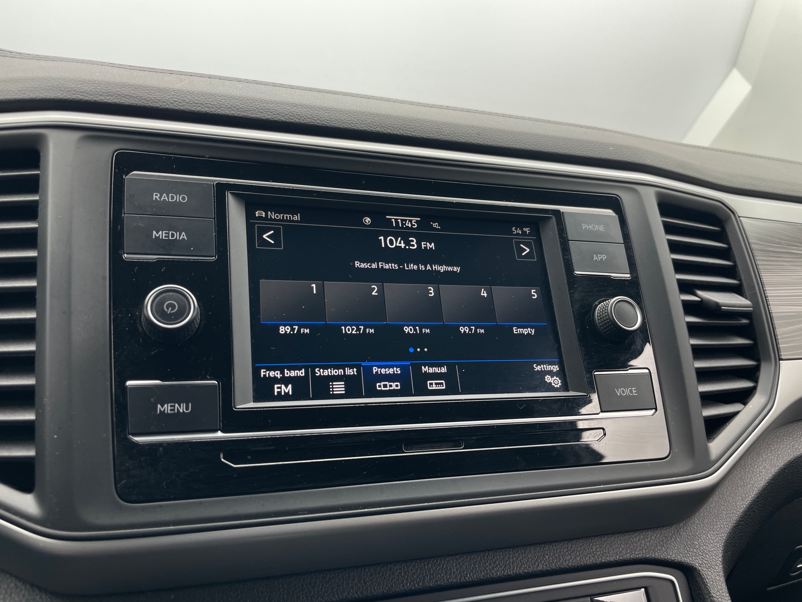 Thumbnail: 2022 Volkswagen Atlas - 3