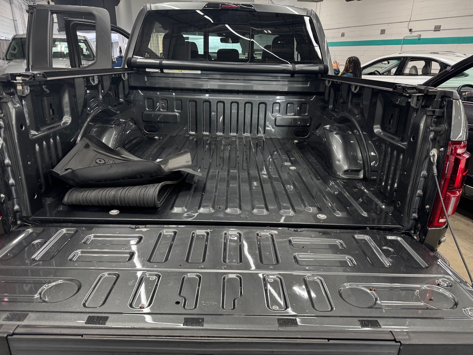 Thumbnail: 2019 Ford Econoline - 6