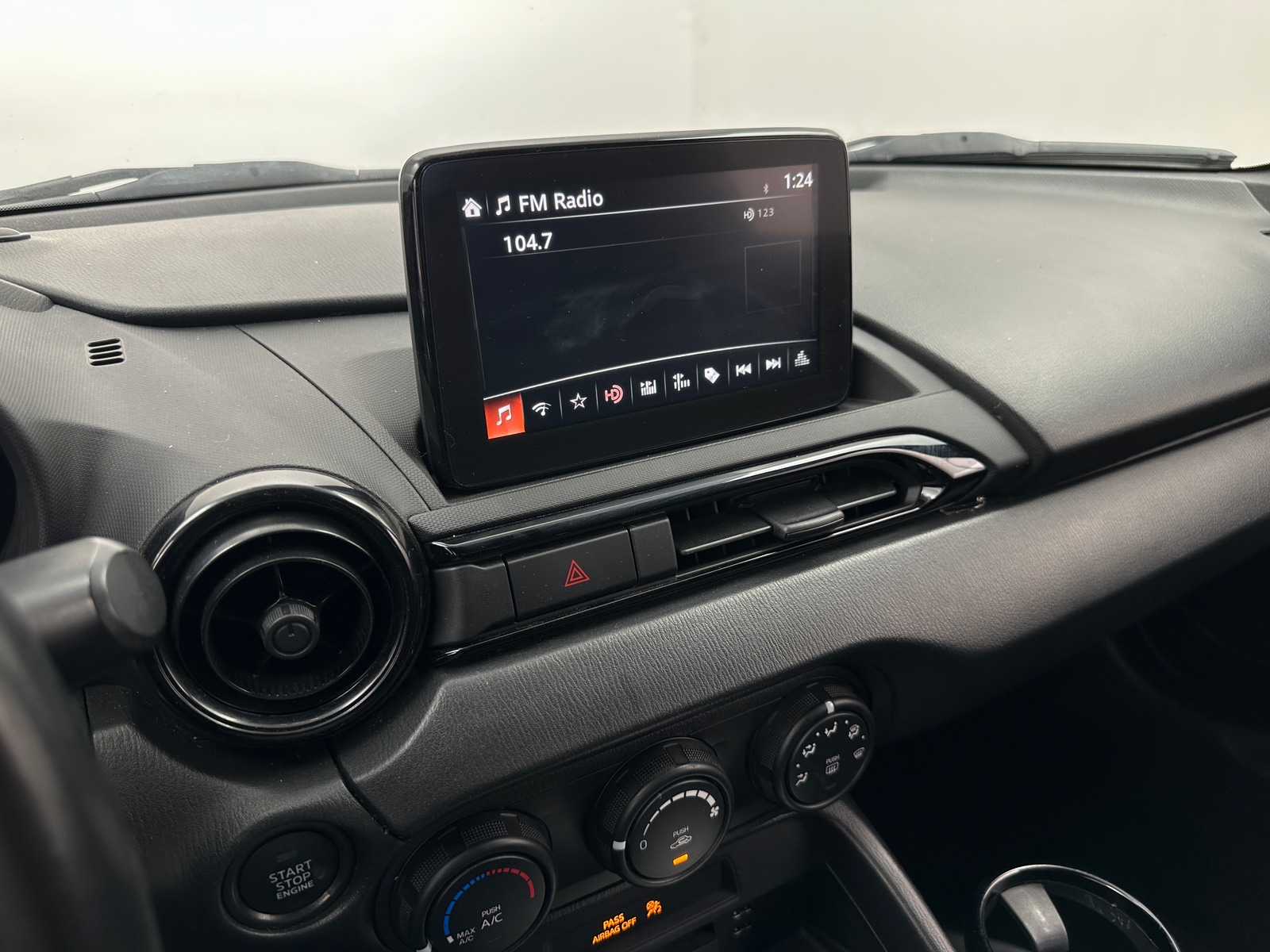 Thumbnail: 2019 Mazda MX-5 Miata - 3