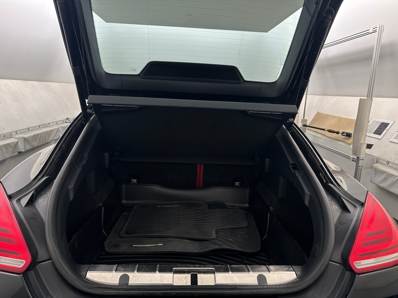 Thumbnail: 2016 Porsche Panamera - 6