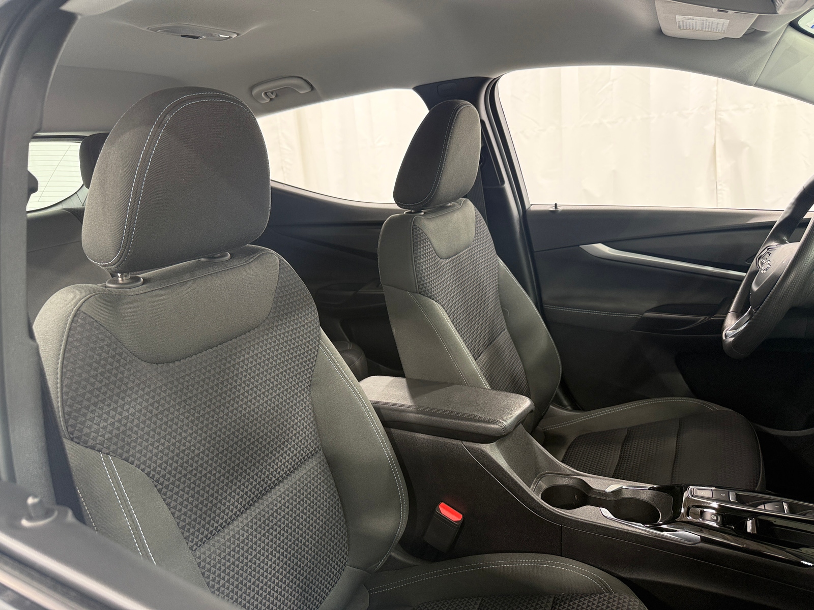 Thumbnail: 2023 Chevrolet Bolt EUV - 2