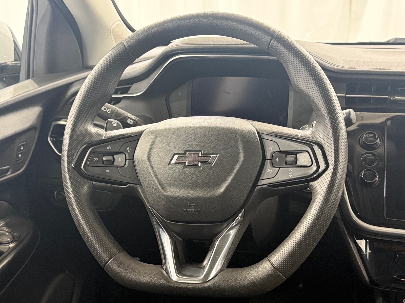 Thumbnail: 2023 Chevrolet Bolt EUV - 5