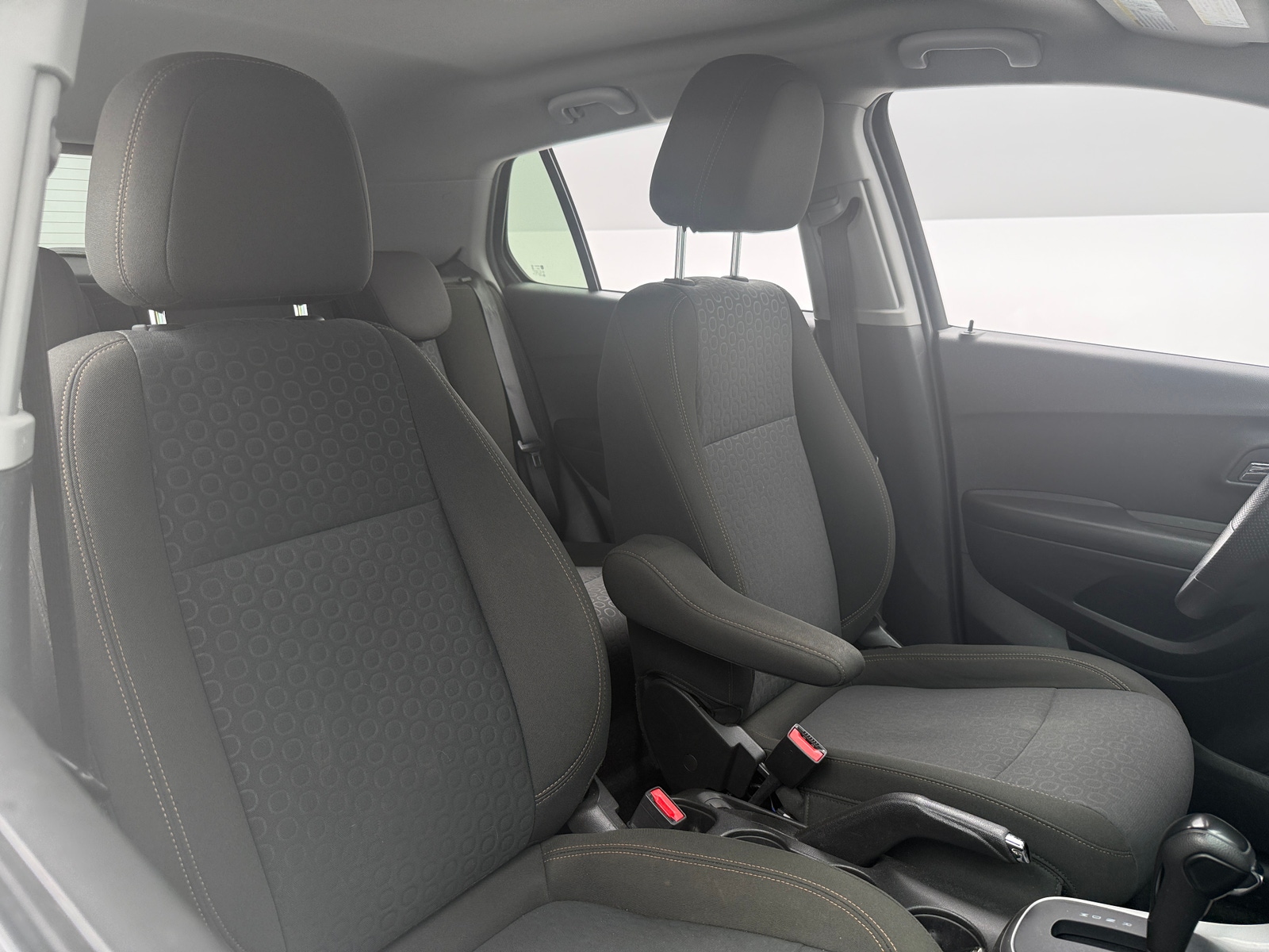 Thumbnail: 2022 Chevrolet Trax - 2