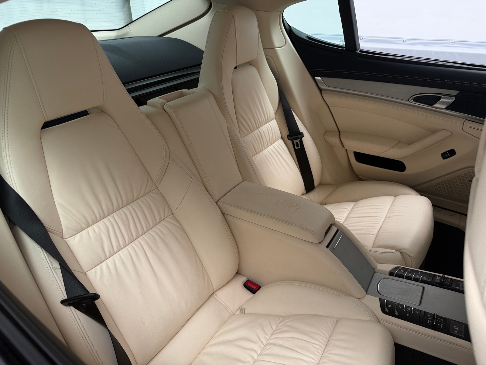 Thumbnail: 2015 Porsche Panamera - 5