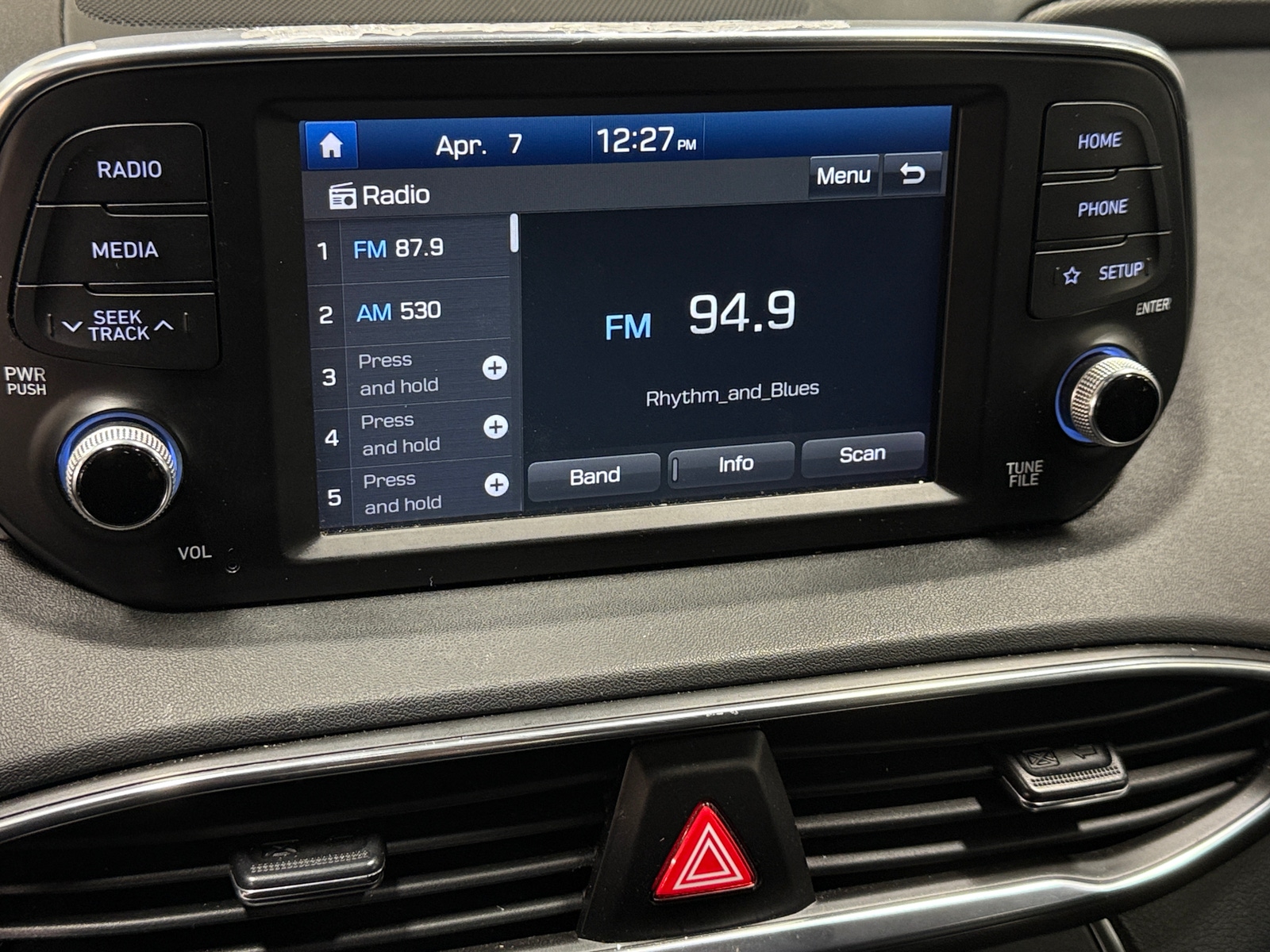 Thumbnail: 2019 Hyundai Santa Fe - 4