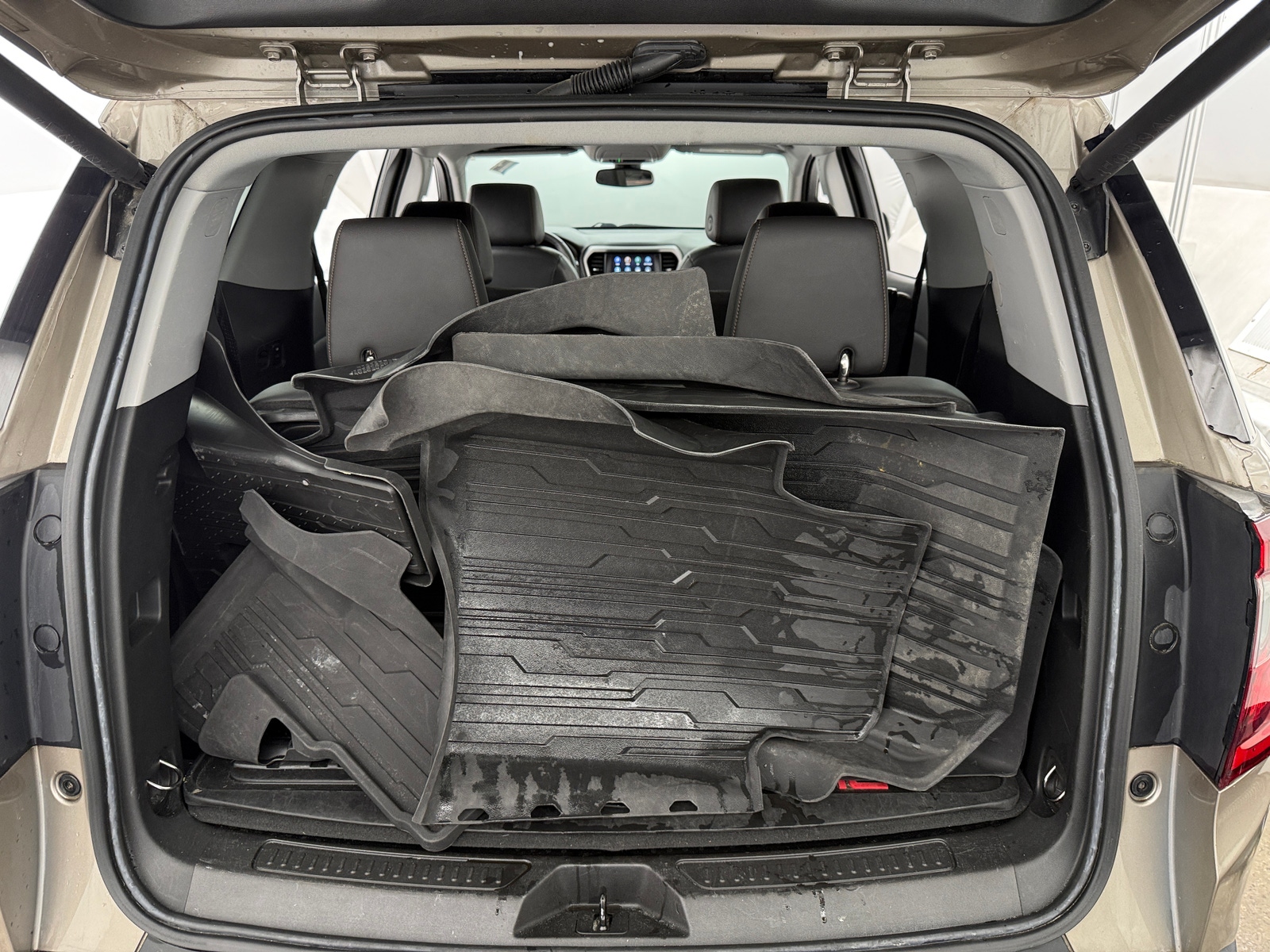 Thumbnail: 2023 GMC Acadia - 7