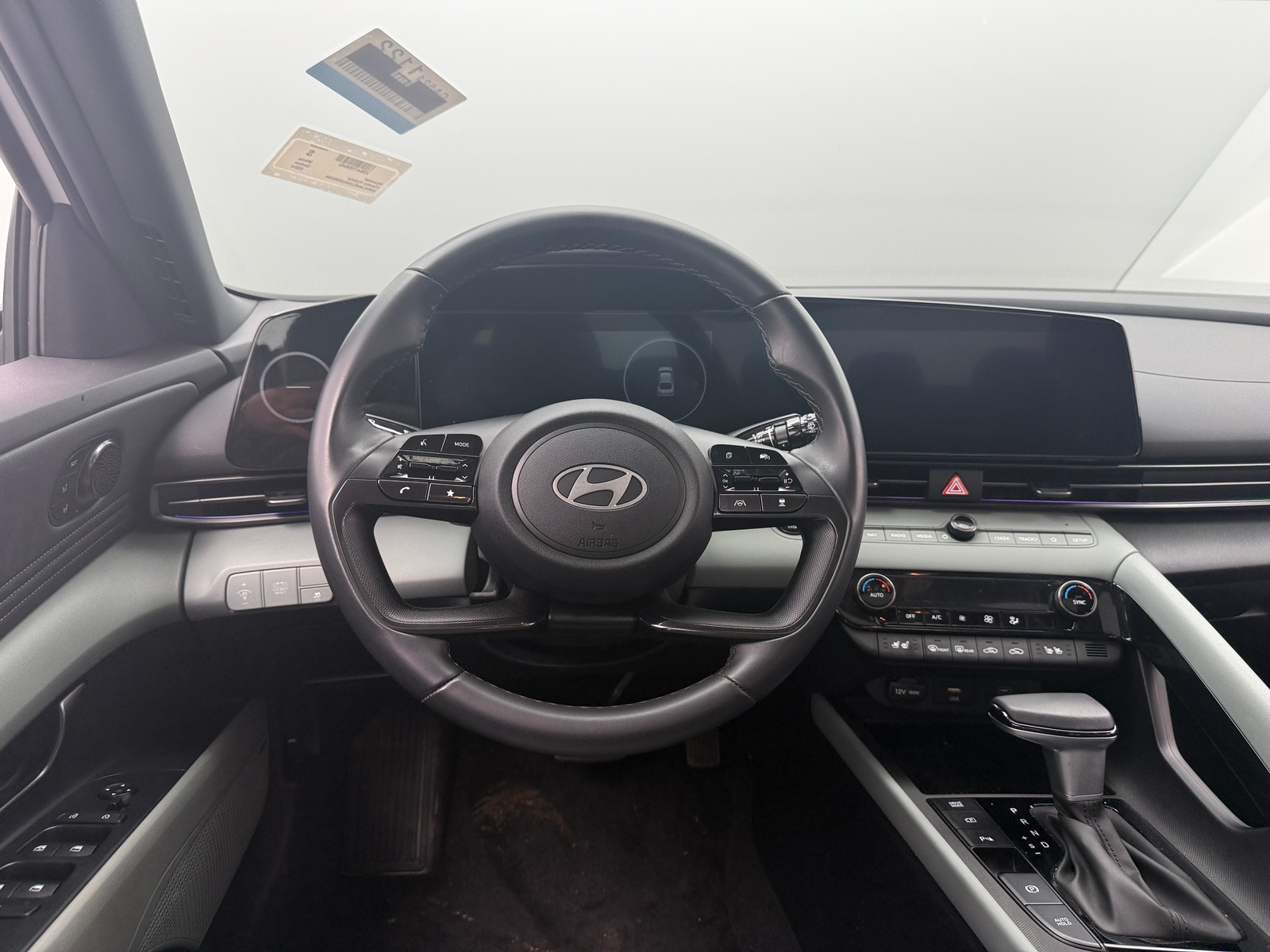 Thumbnail: 2024 Hyundai Elantra - 4