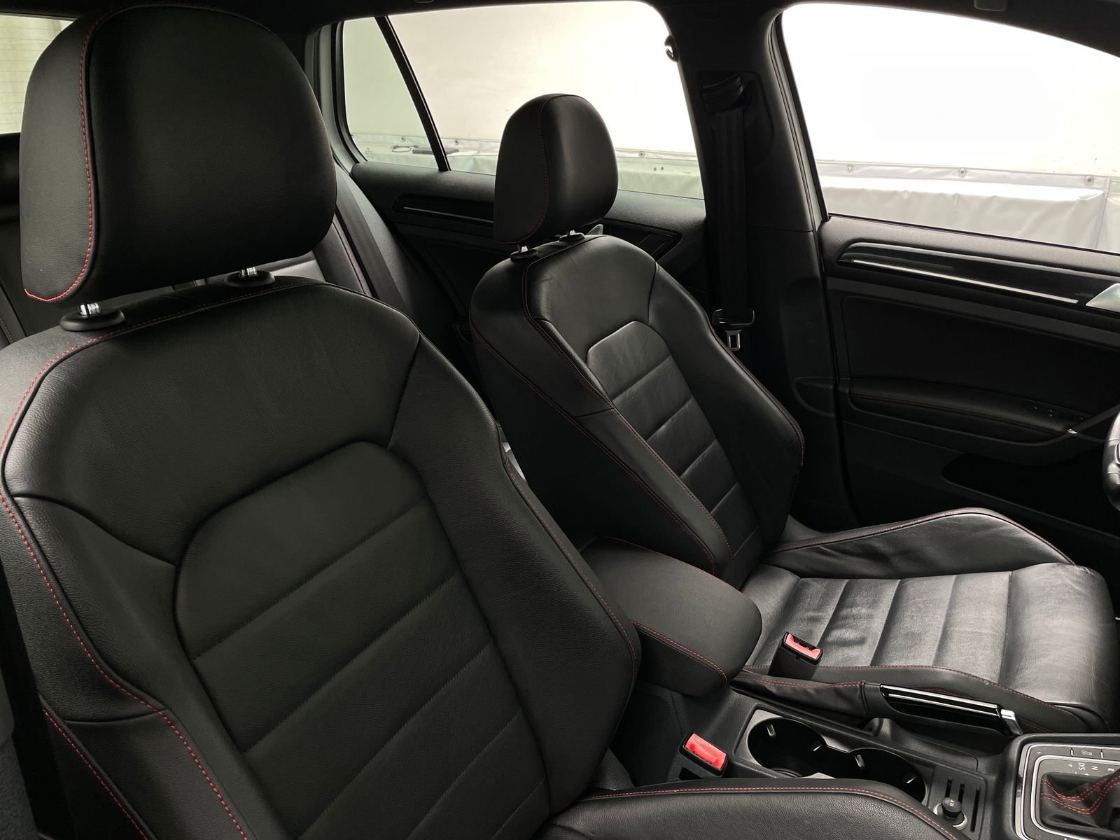 Thumbnail: 2016 Volkswagen Golf - 2