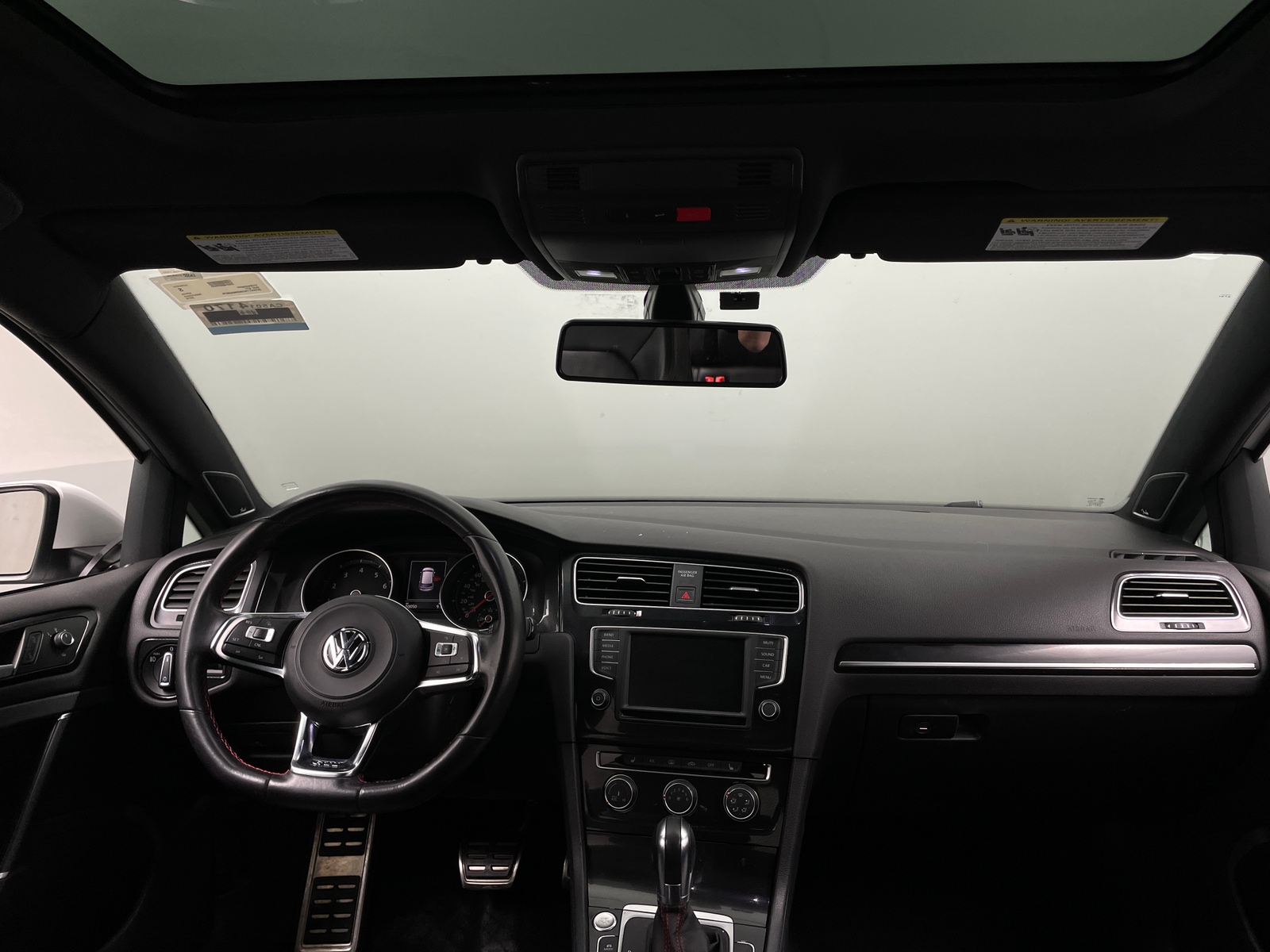 Thumbnail: 2016 Volkswagen Golf - 3