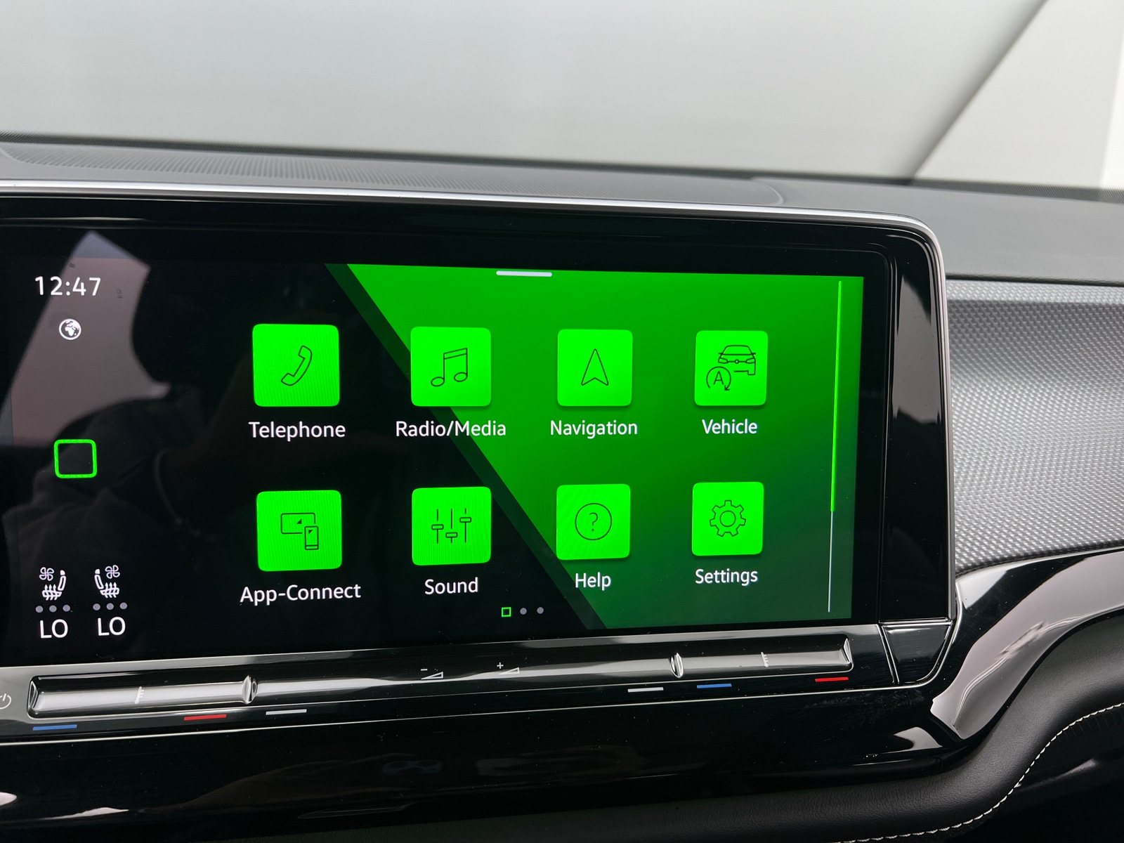 Thumbnail: 2024 Volkswagen Atlas - 3