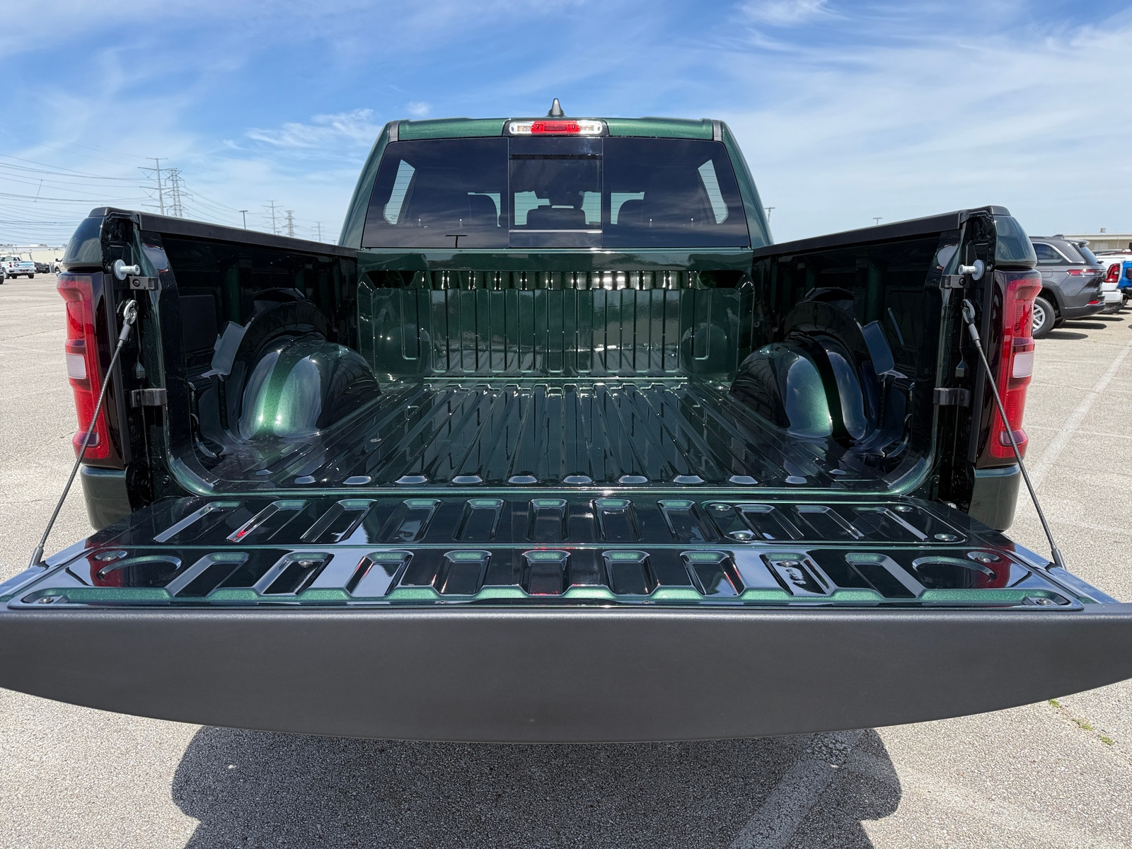 Thumbnail: 2026 RAM 1500 - 6