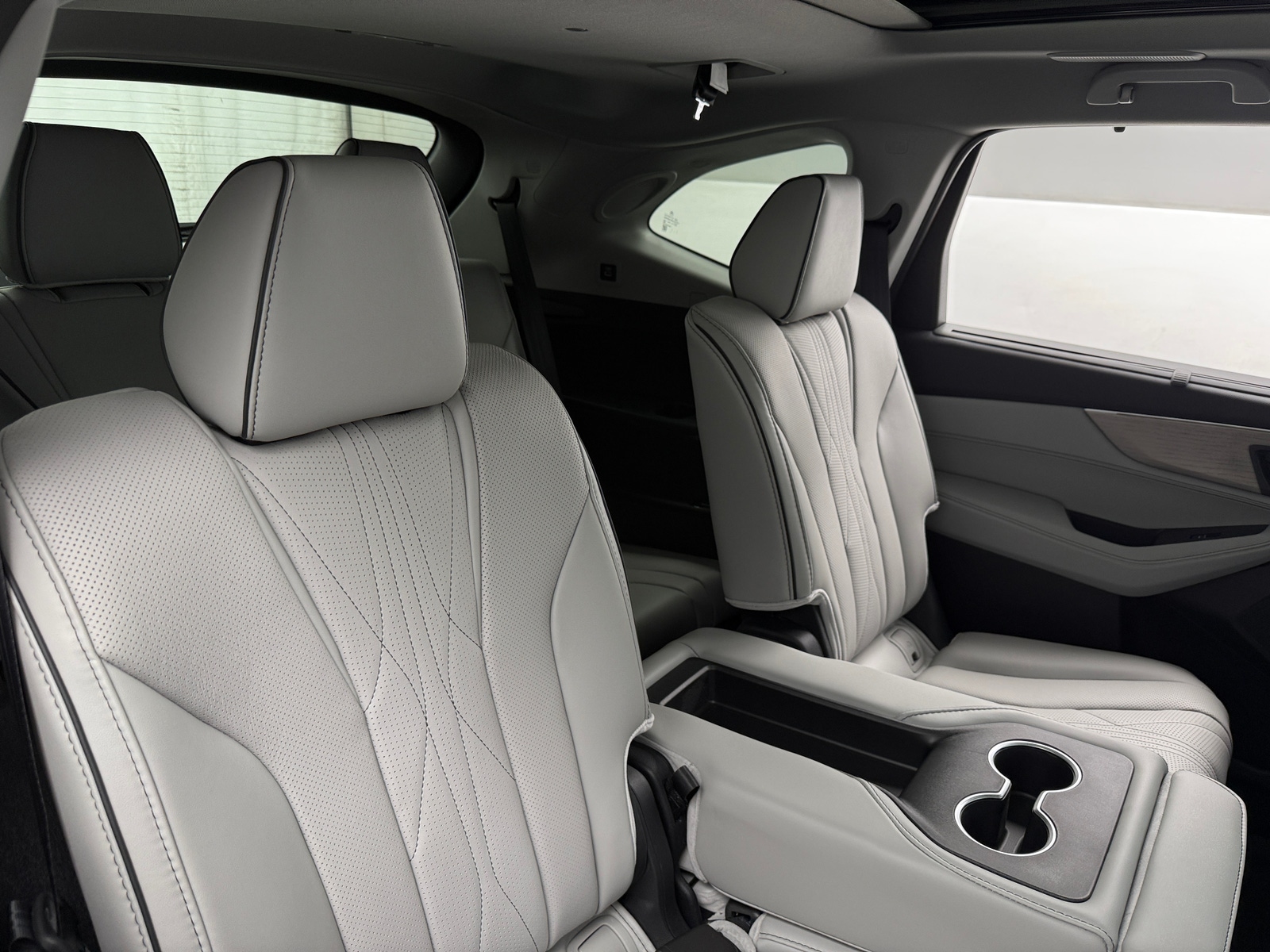 Thumbnail: 2026 Acura MDX - 5