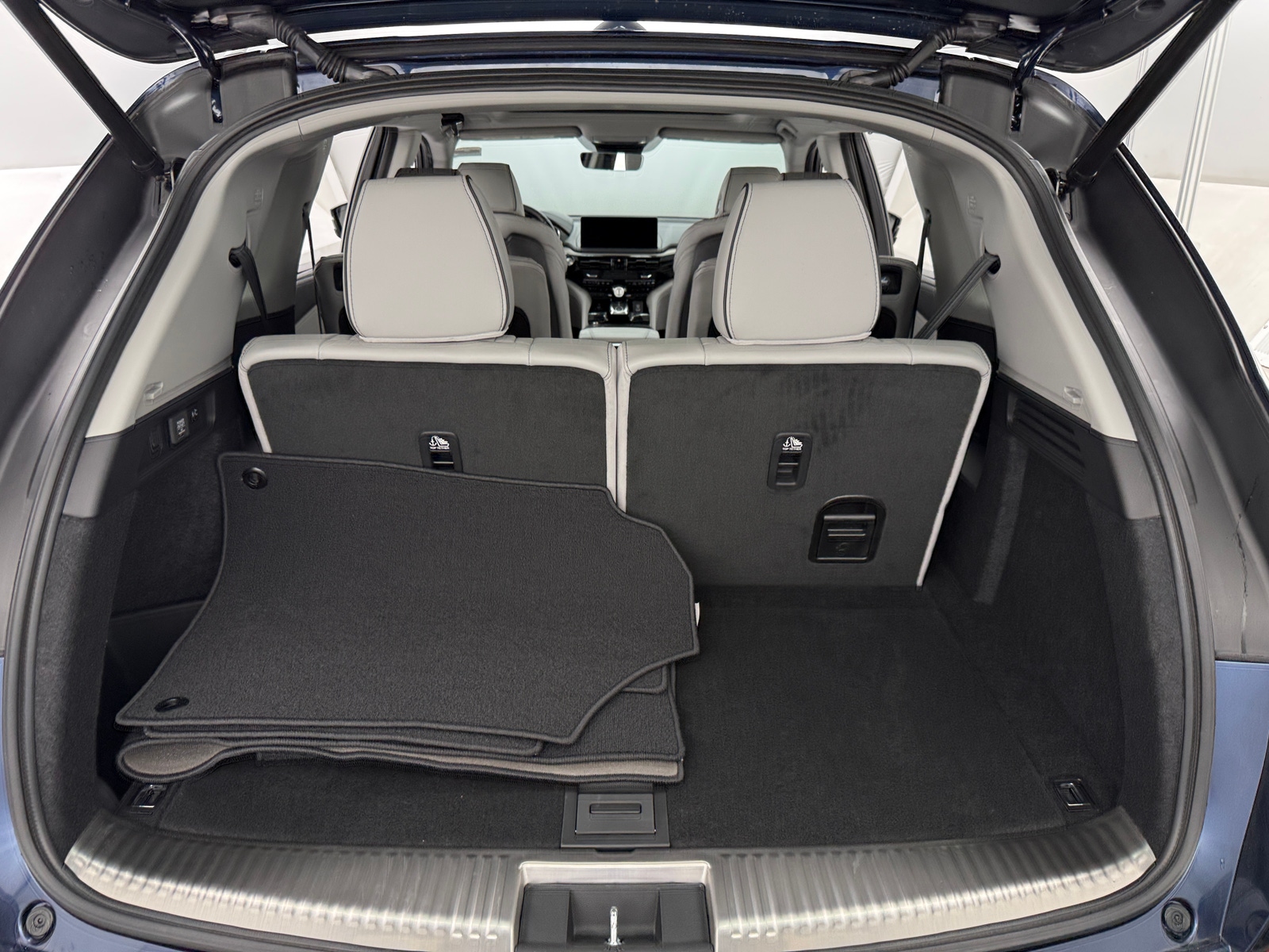 Thumbnail: 2026 Acura MDX - 6