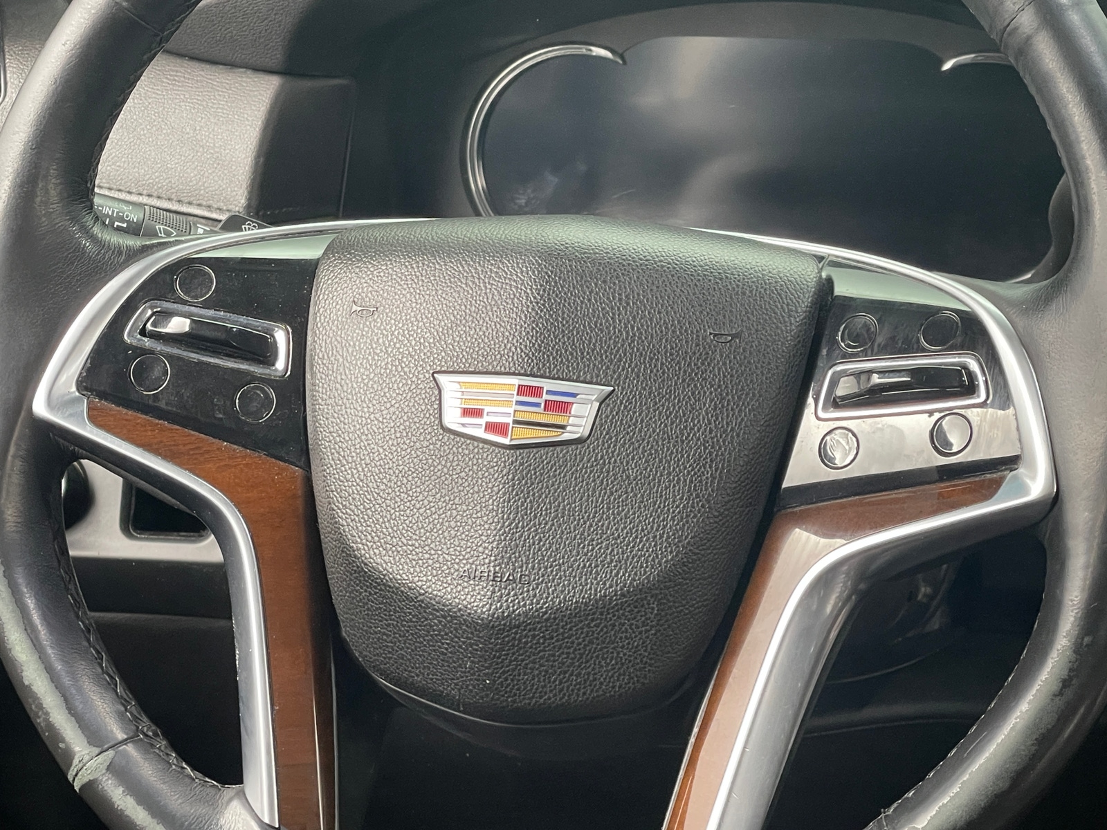 Thumbnail: 2019 Cadillac Escalade - 4