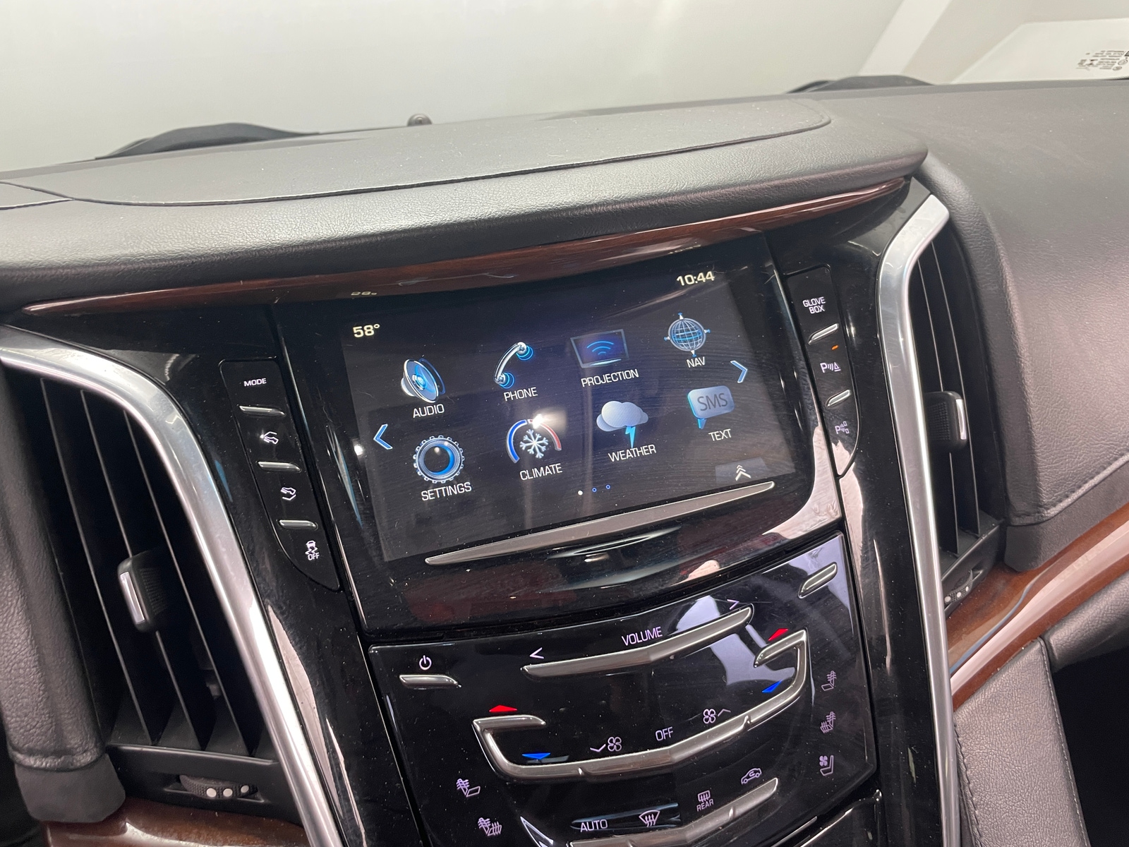 Thumbnail: 2019 Cadillac Escalade - 3