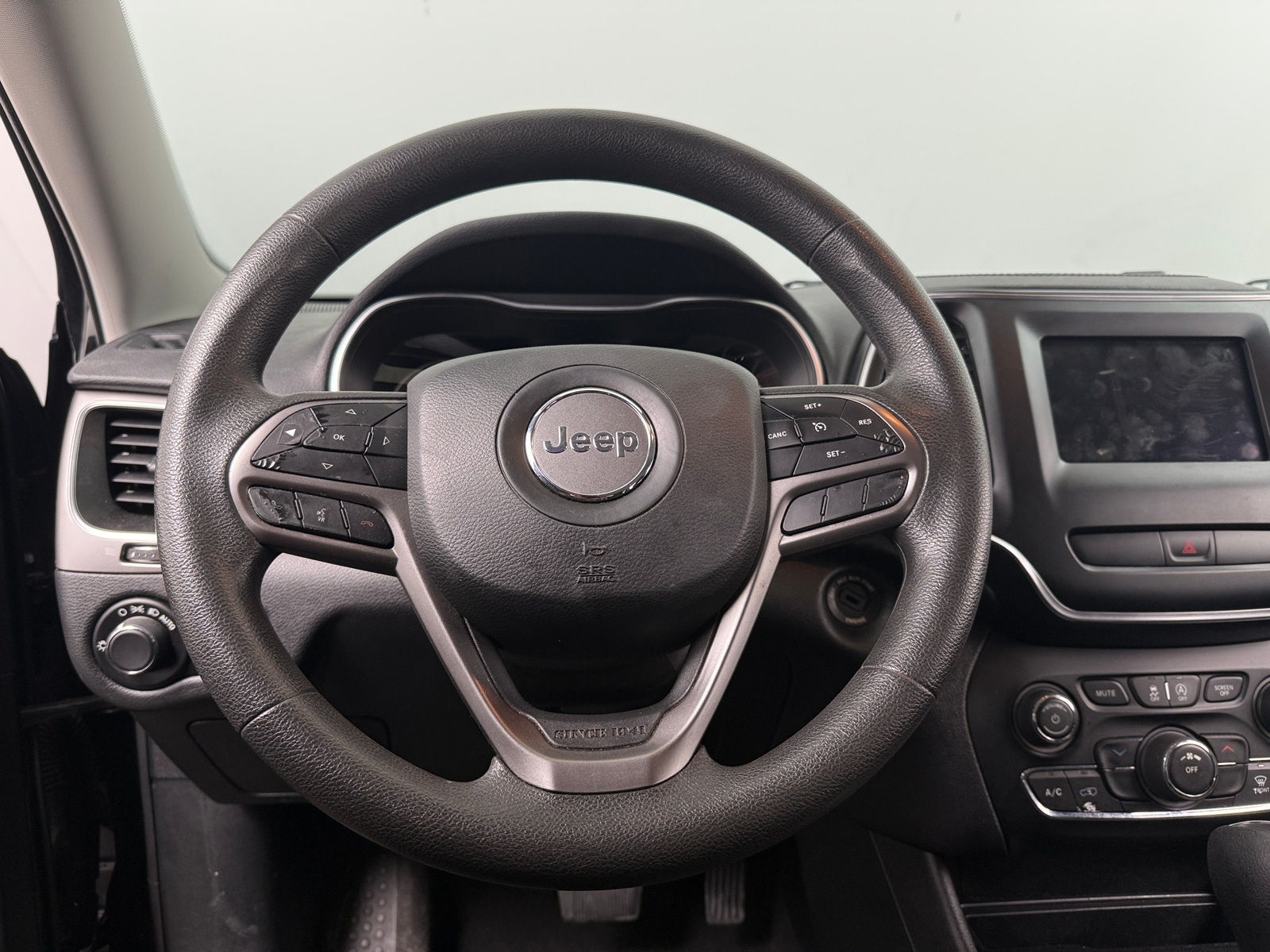 Thumbnail: 2020 Jeep Cherokee - 5