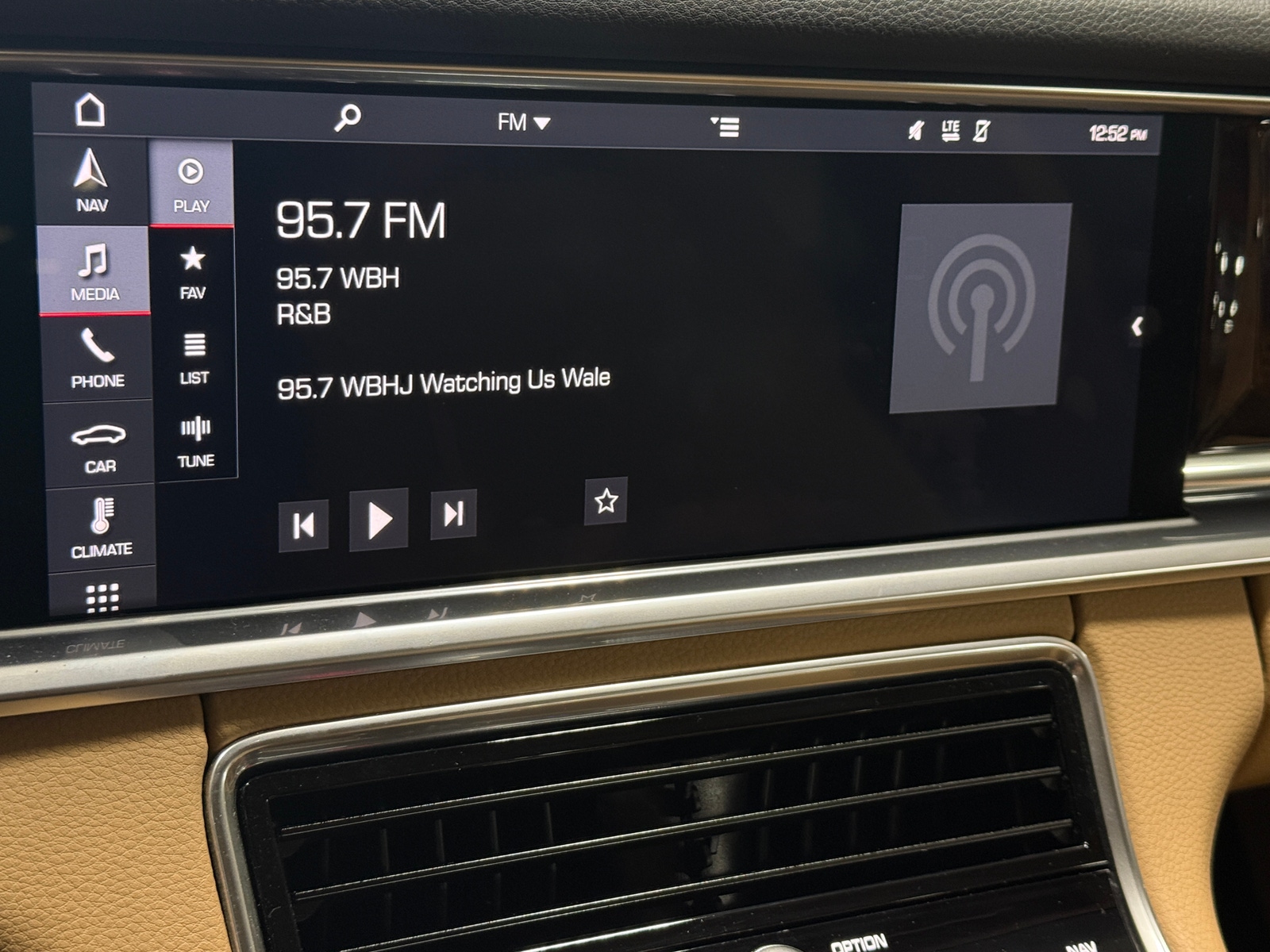 Thumbnail: 2018 Porsche Panamera - 3